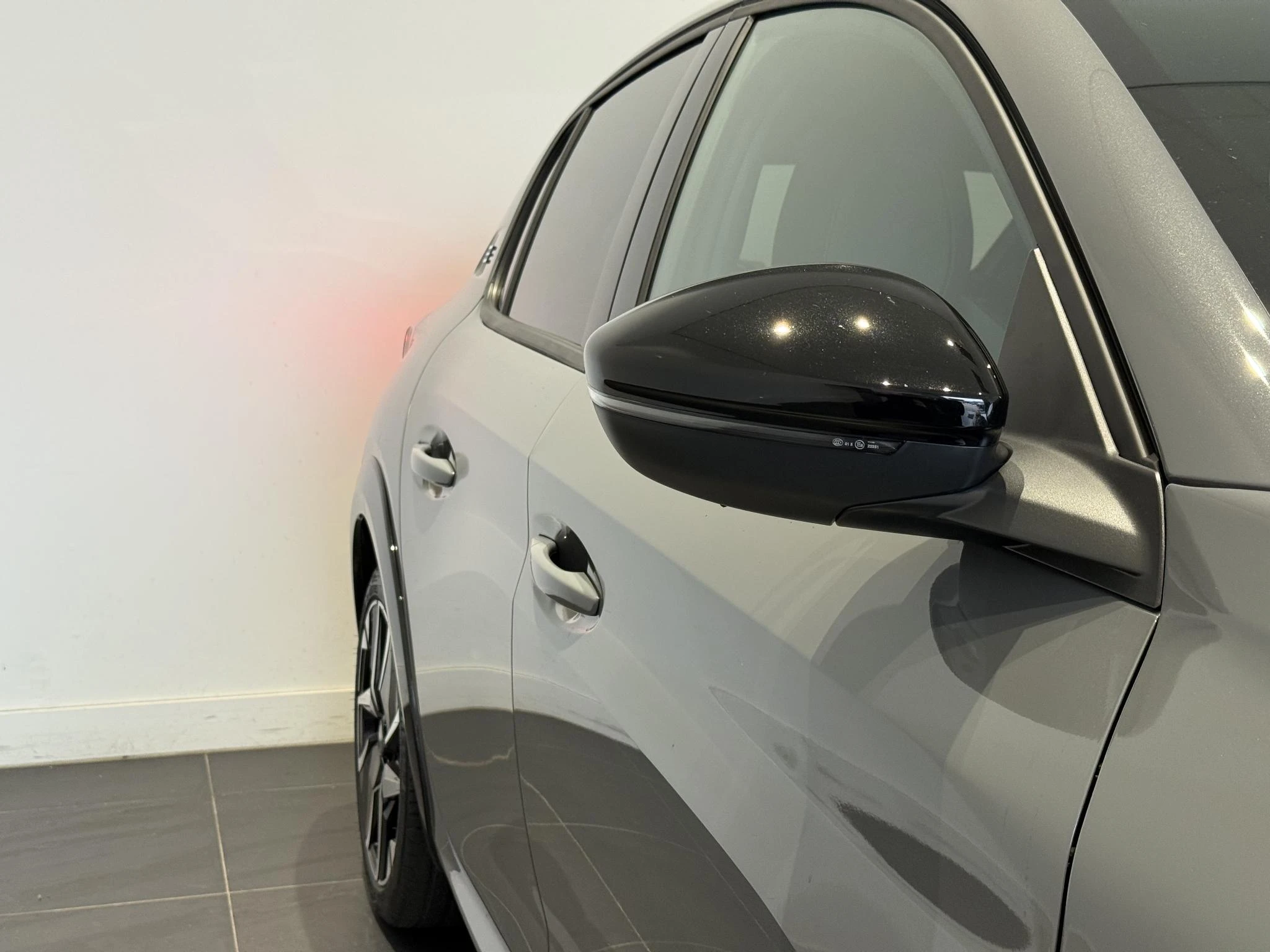 Peugeot-e-208-image-6