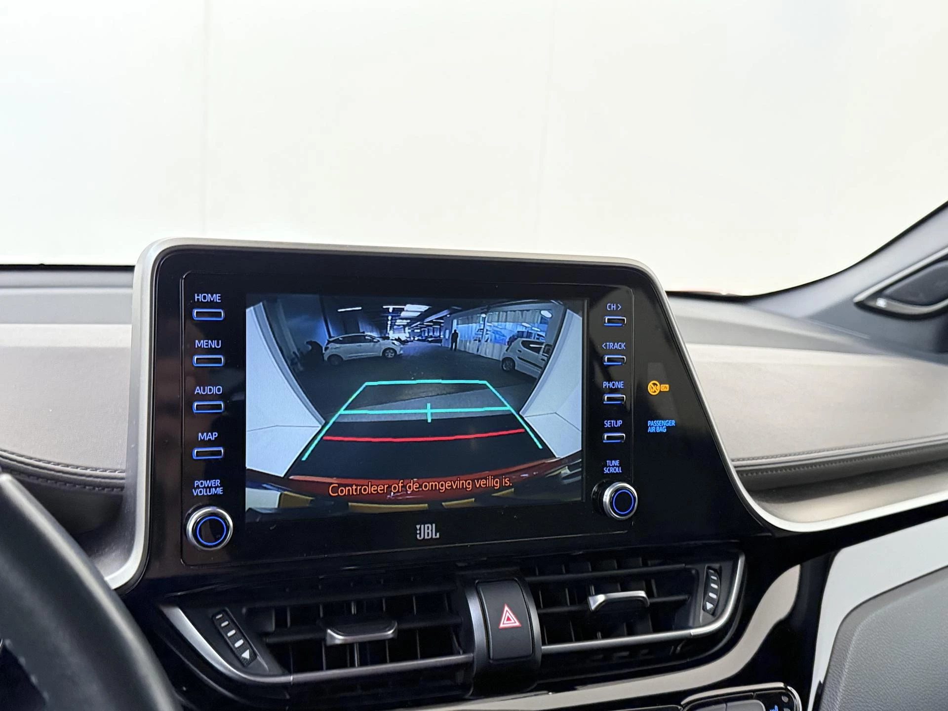 Toyota-C-HR-image-18