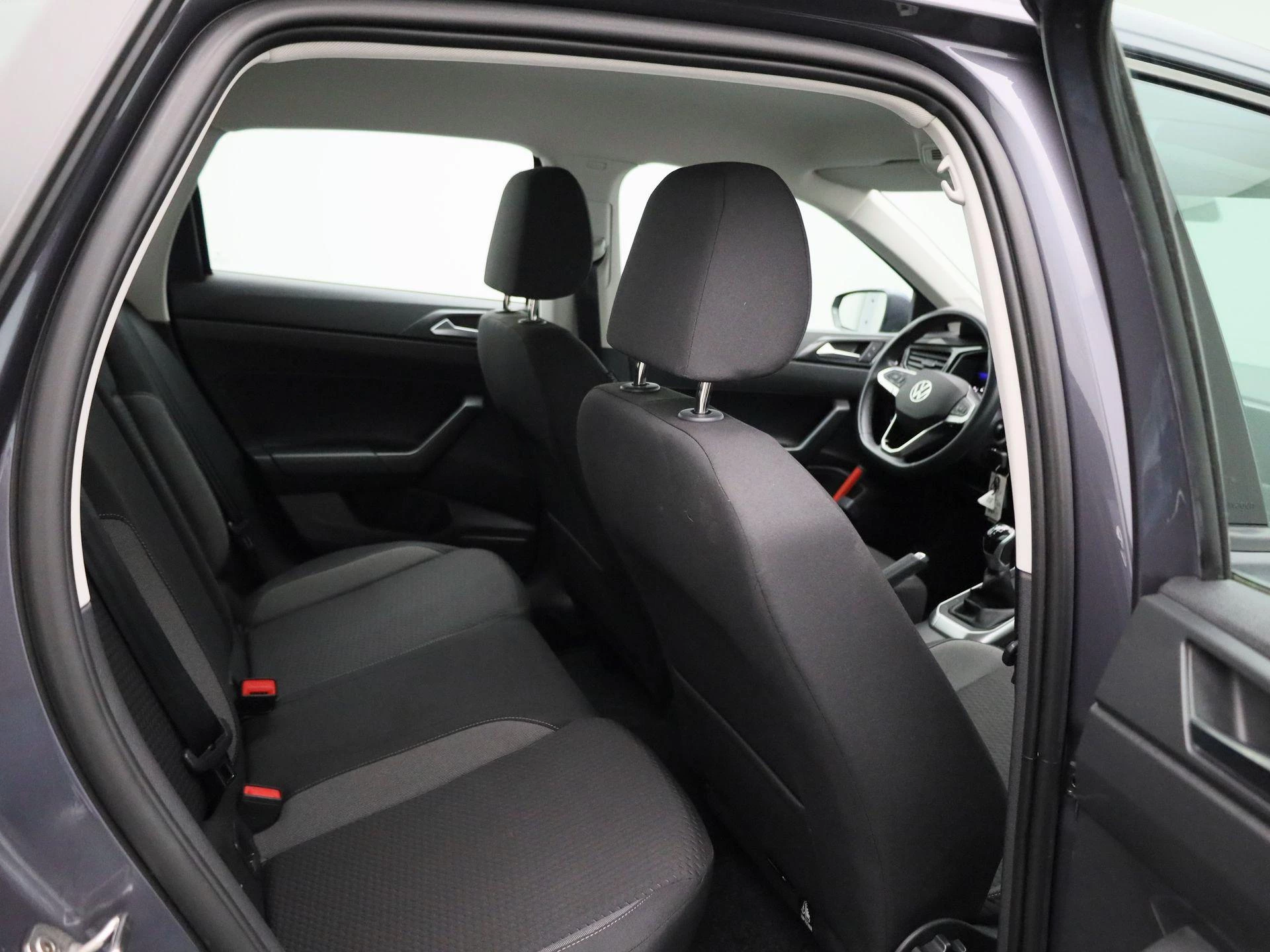 Volkswagen-Polo-image-29