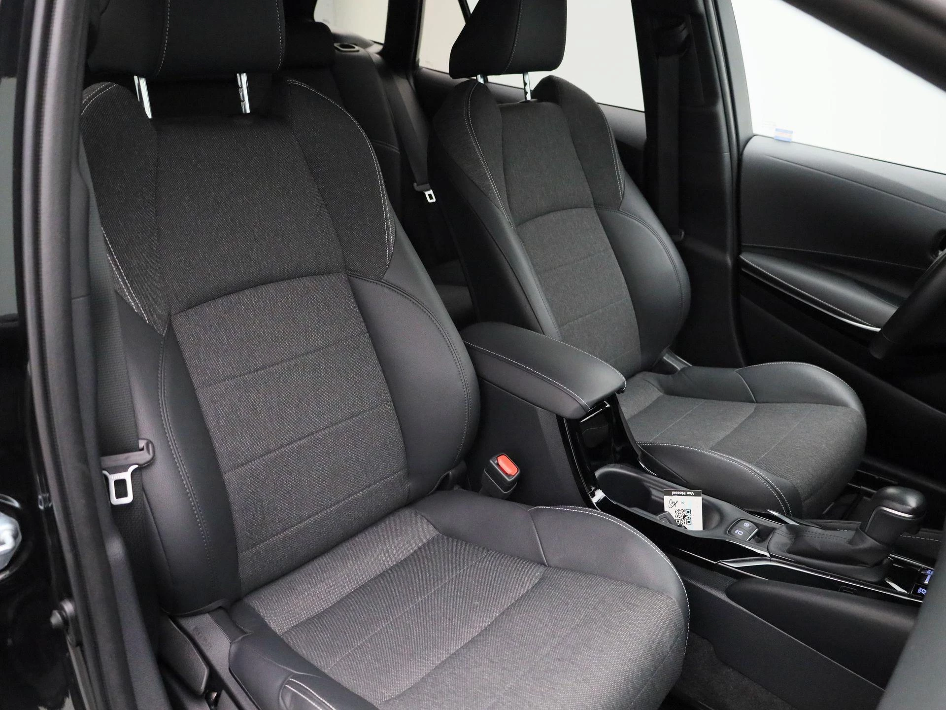 Toyota Corolla Touring Sports 1.8 Hybrid Business Plus