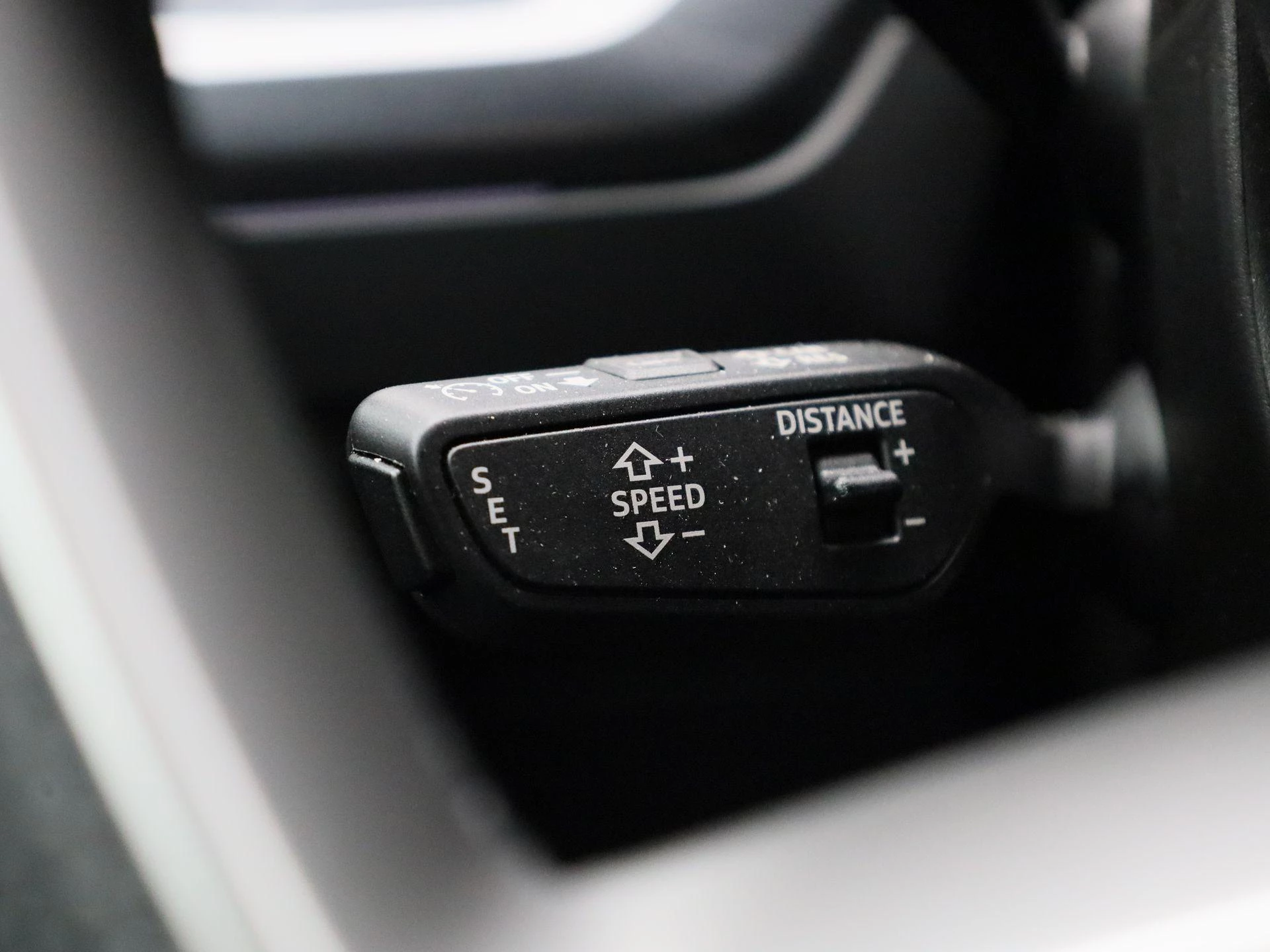 Audi-Q4 e-tron-image-19