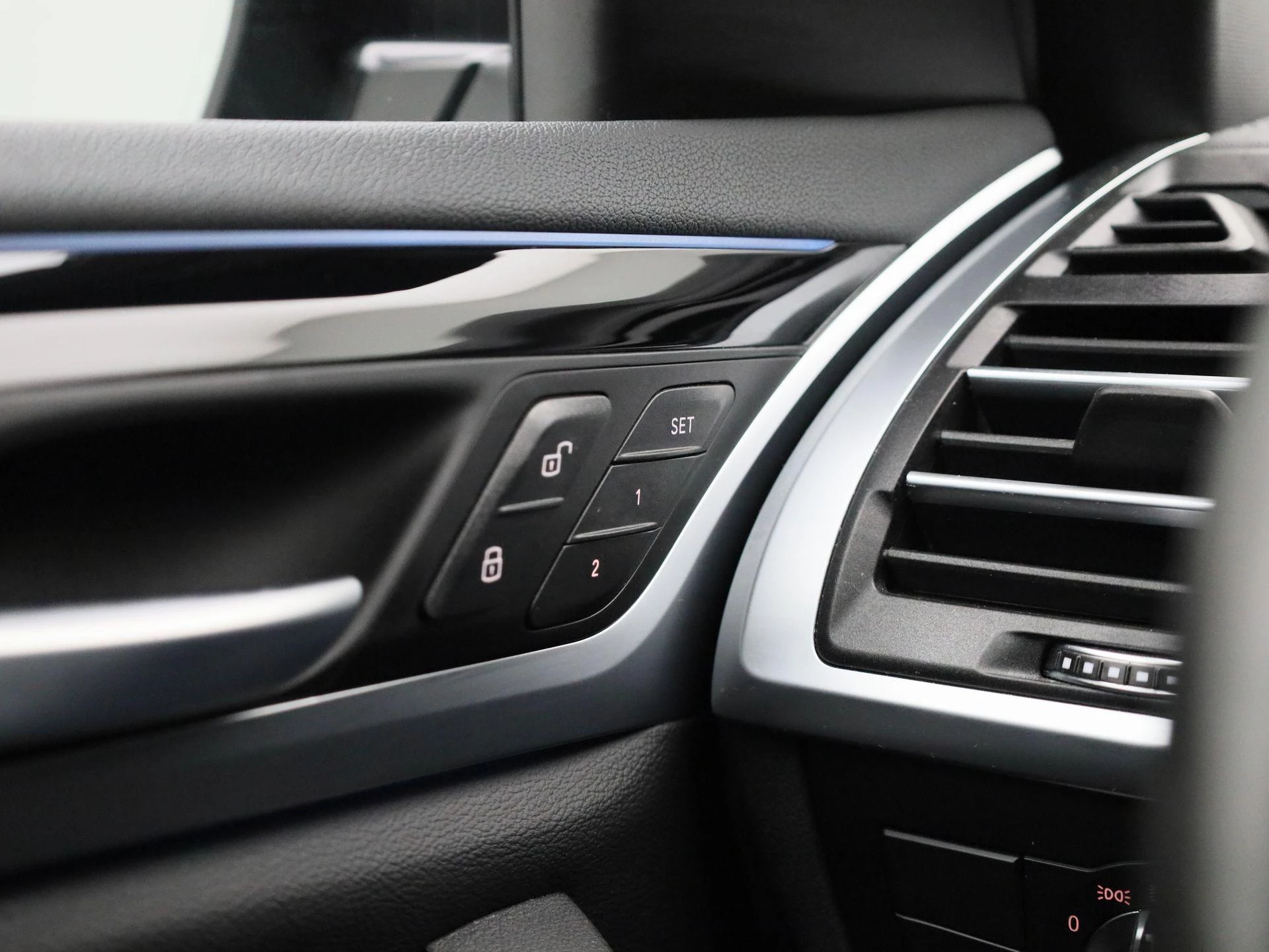 BMW-iX3-image-28