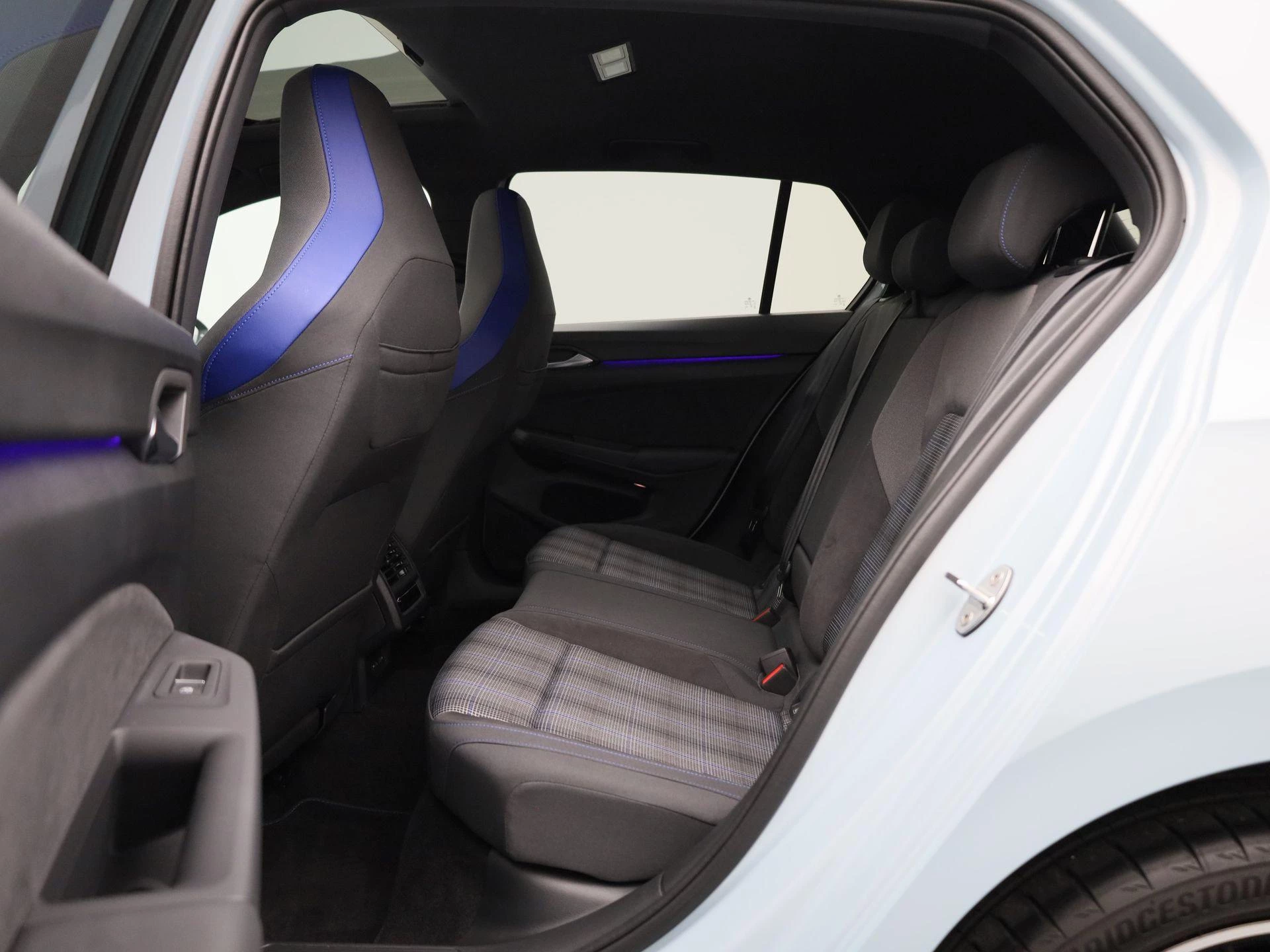 Volkswagen-Golf-image-11