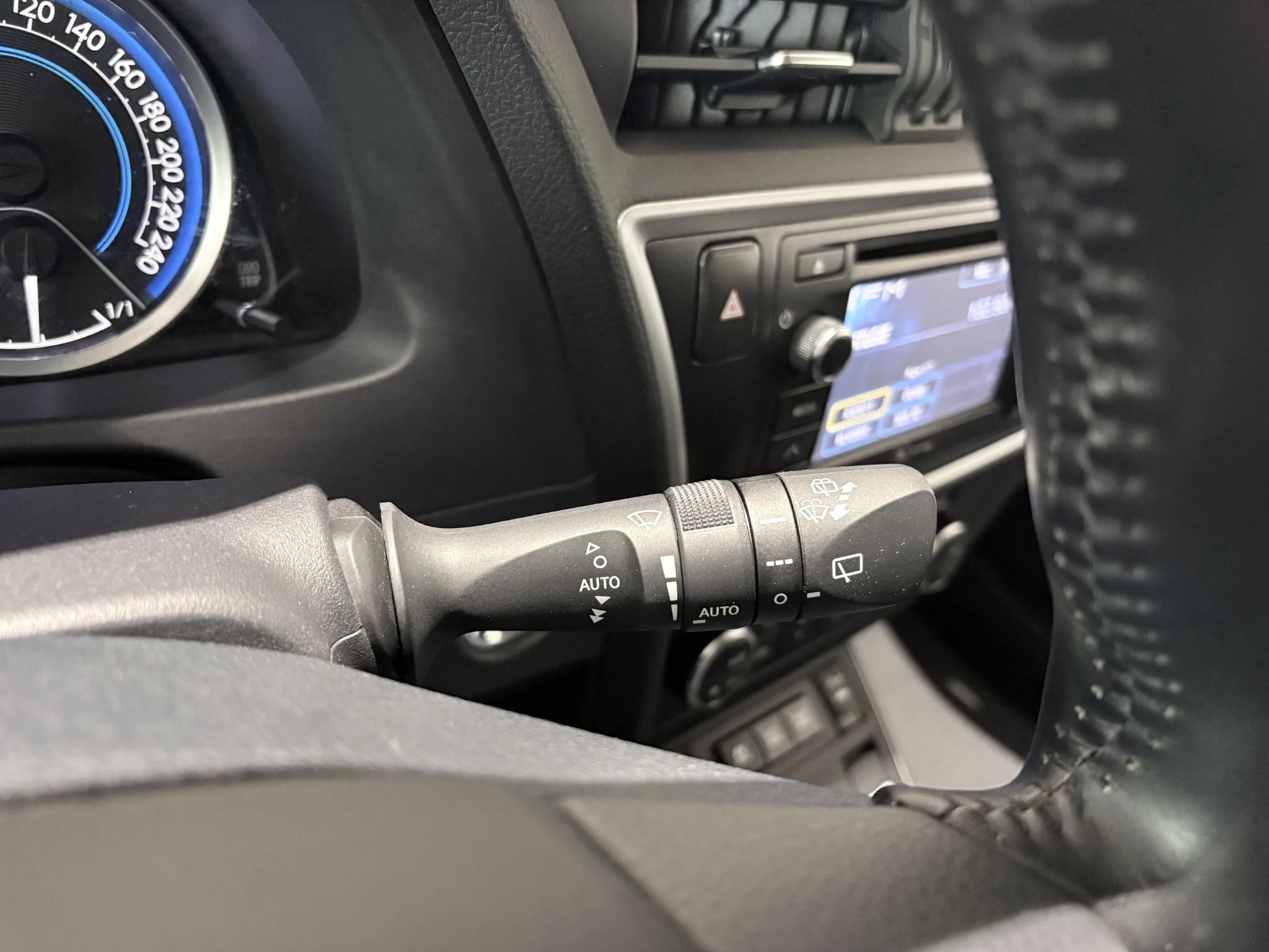 Toyota-Auris-image-14