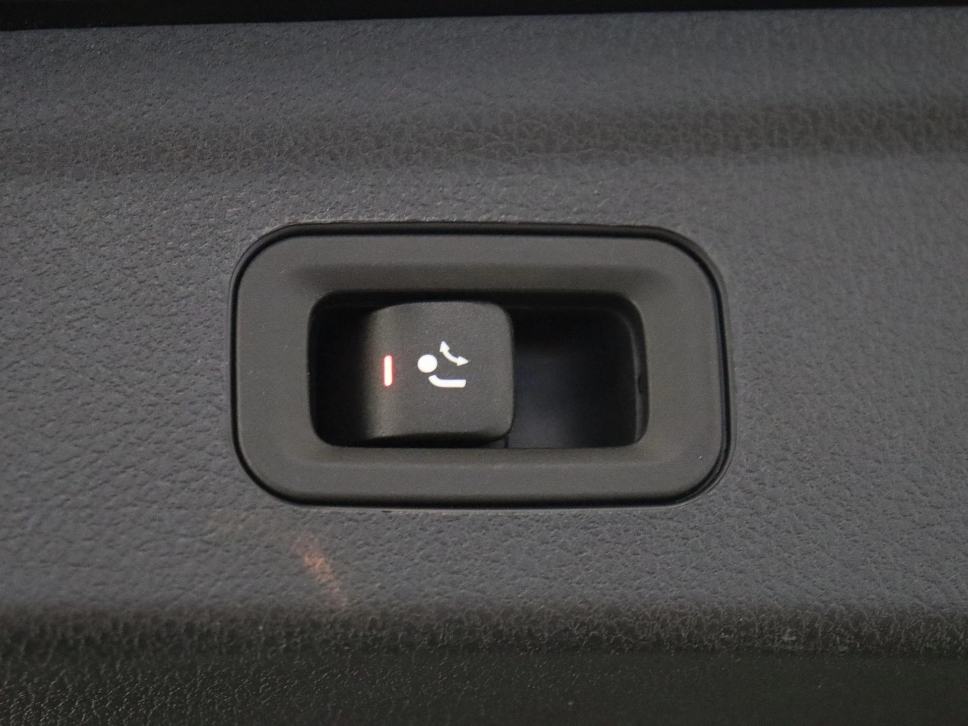 Mercedes-Benz-GLE-image-45