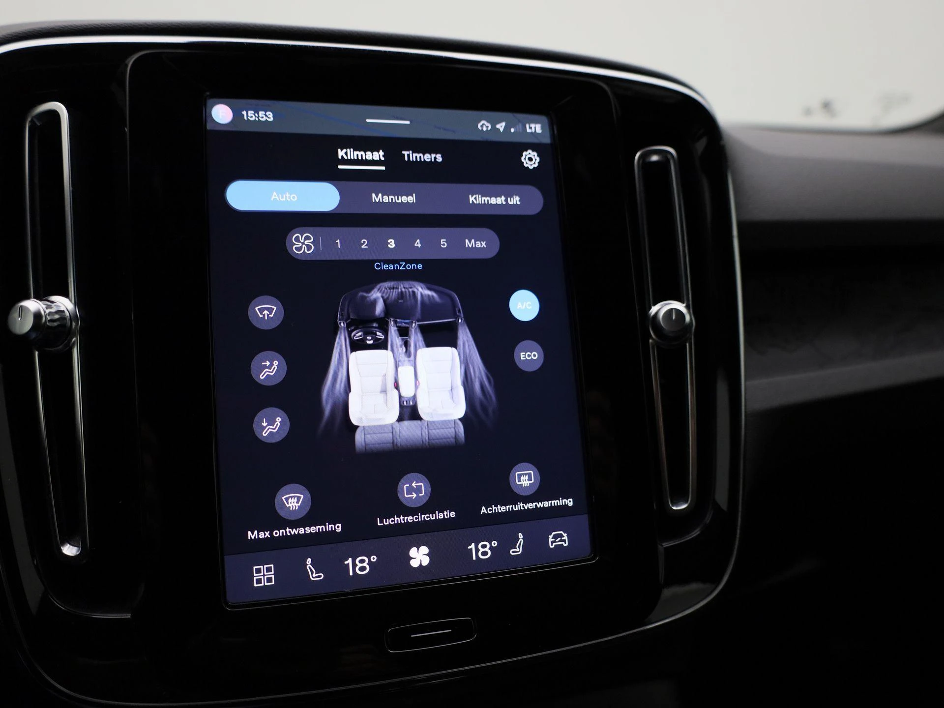 Volvo-XC40-image-25