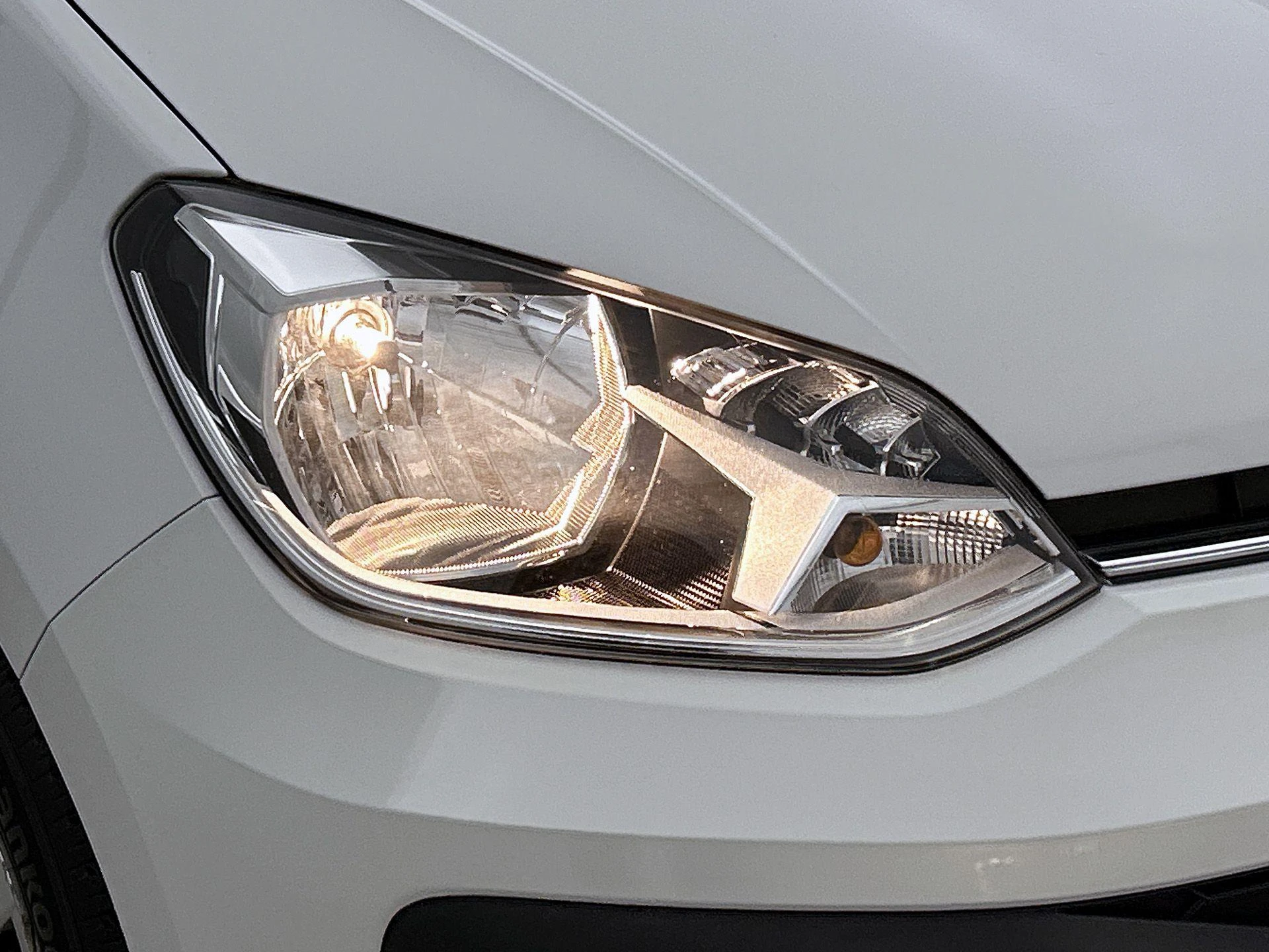 Volkswagen-up!-image-21