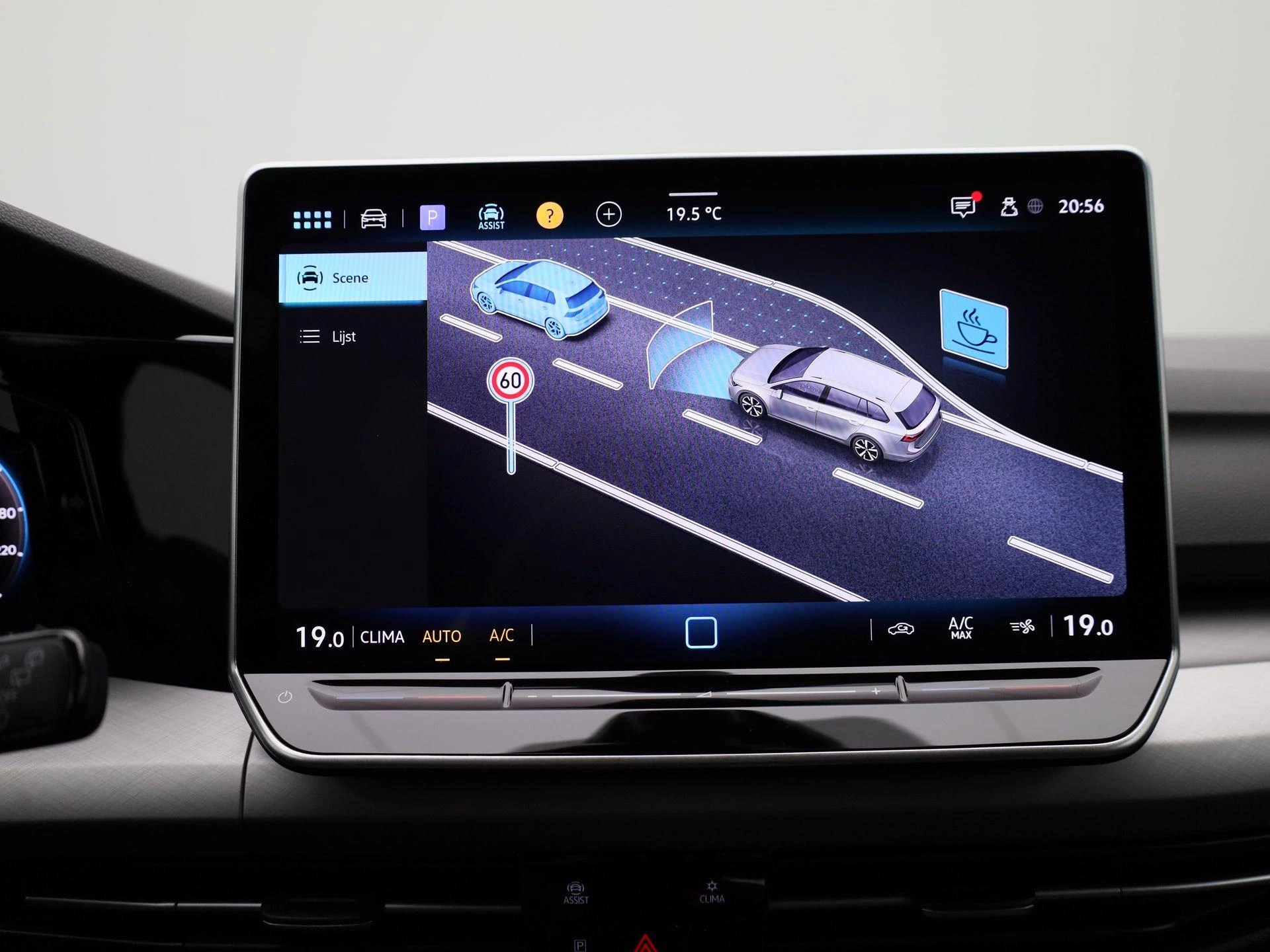 Volkswagen-Golf-image-23
