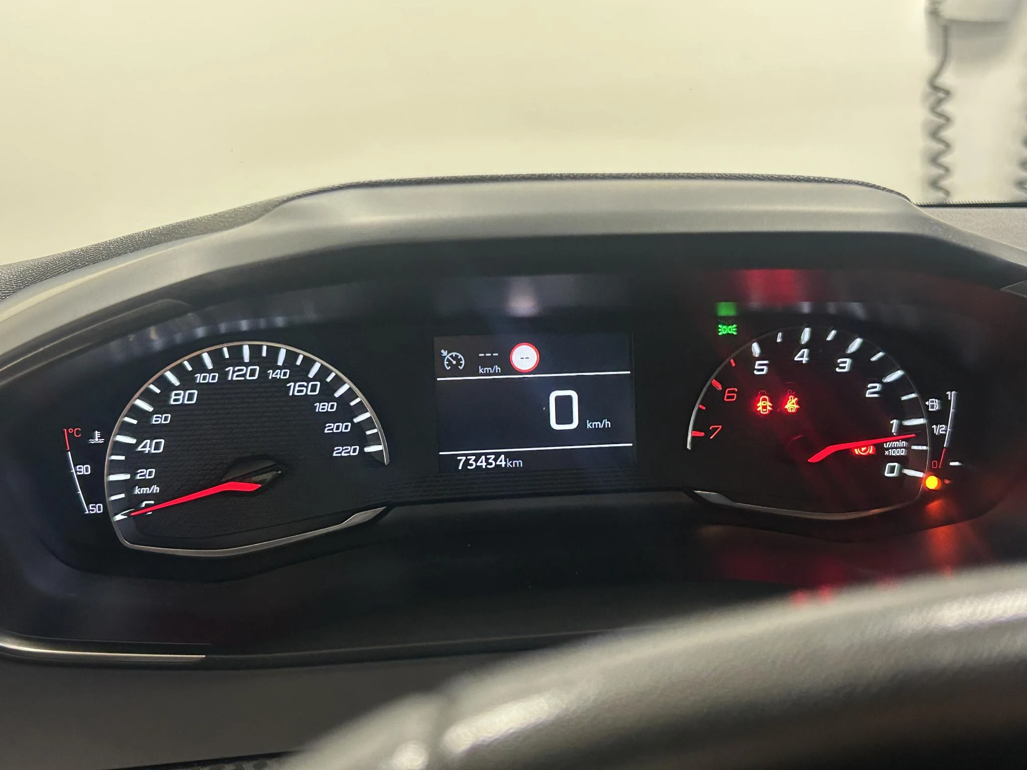 Peugeot-208-image-7
