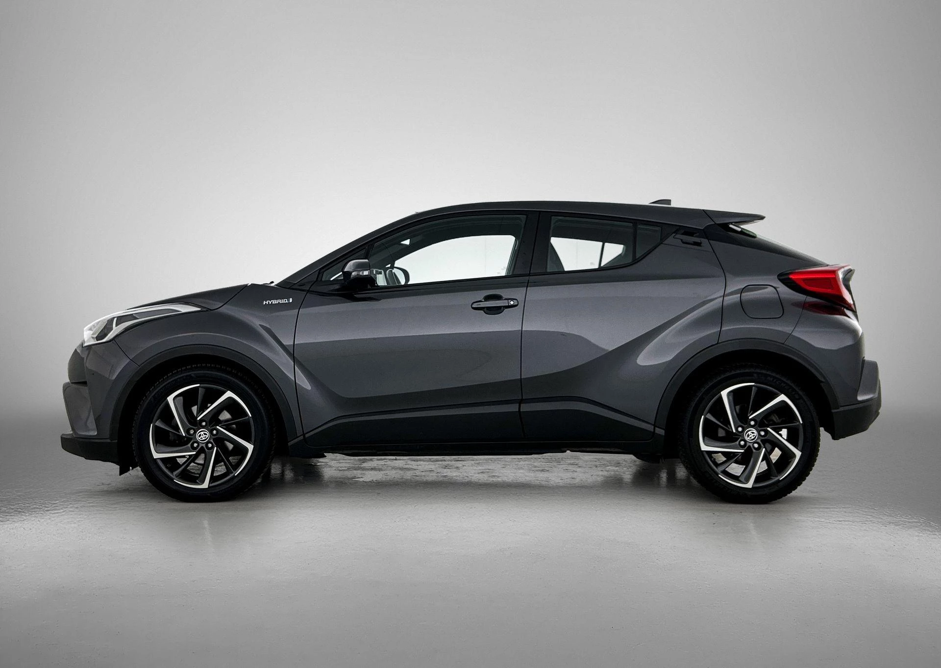 Toyota-C-HR-image-1