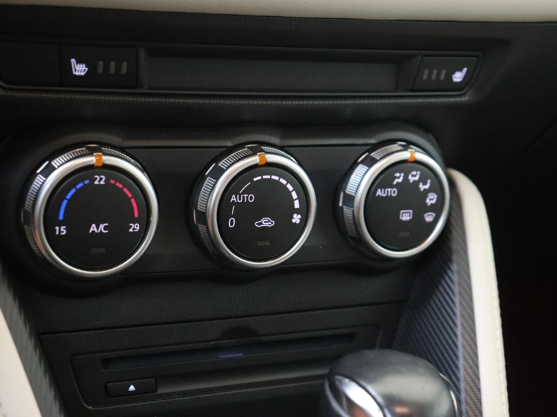 Mazda-2-image-22