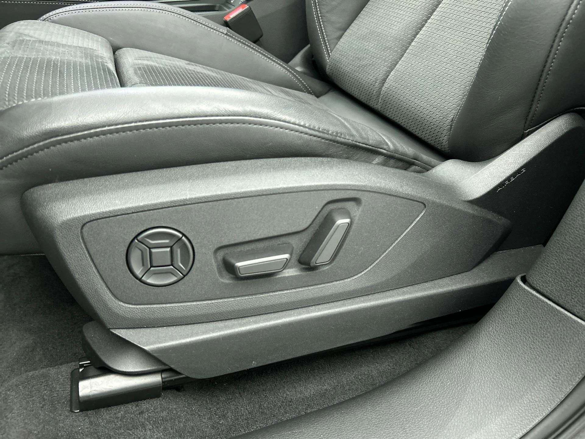 Audi-Q8 e-tron-image-27