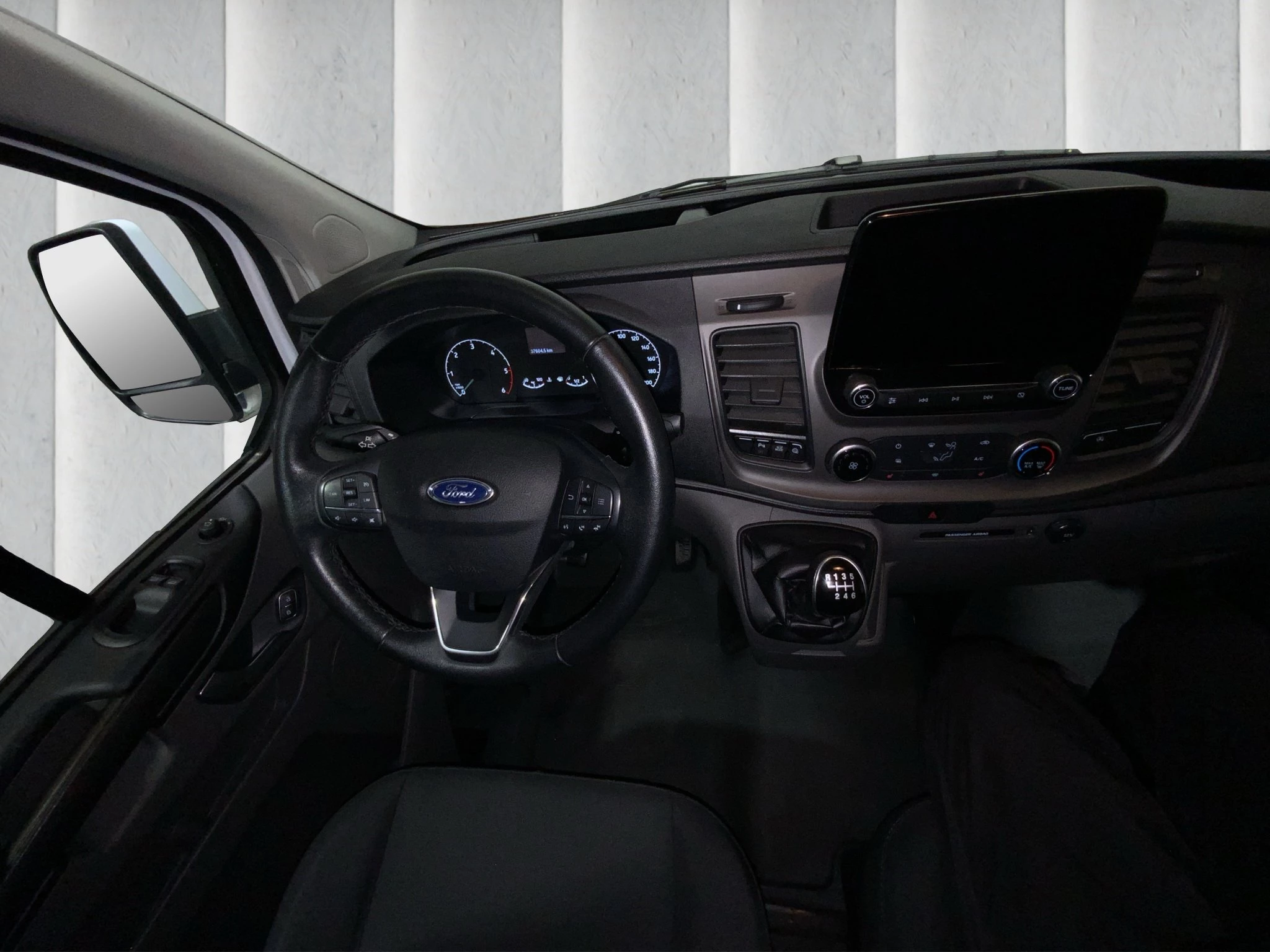 Ford-Transit Custom-image-10