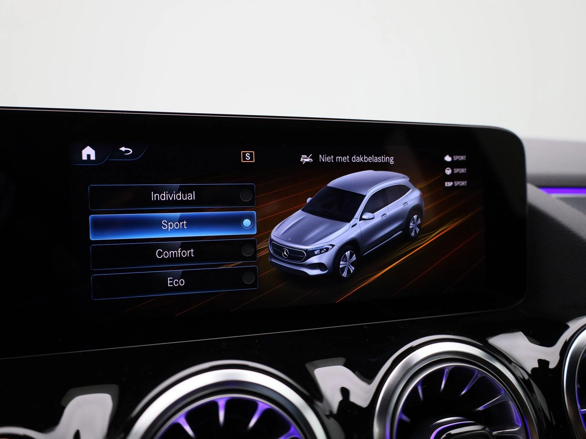 Mercedes-Benz-EQA-image-26