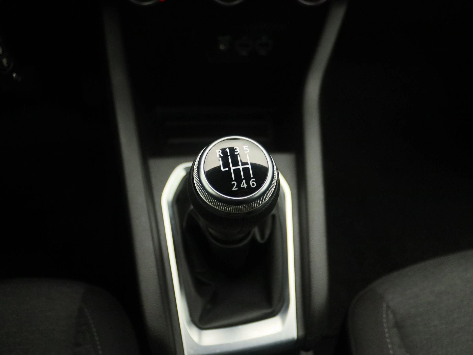Renault-Clio-image-10
