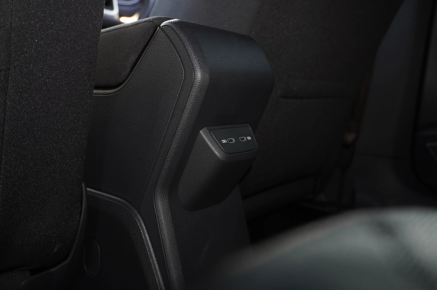 Volkswagen-Polo-image-11