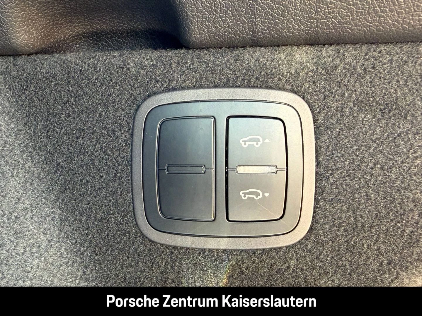 Porsche Macan Sportabgasanlage BOSE Luftfederung 20-Zoll -