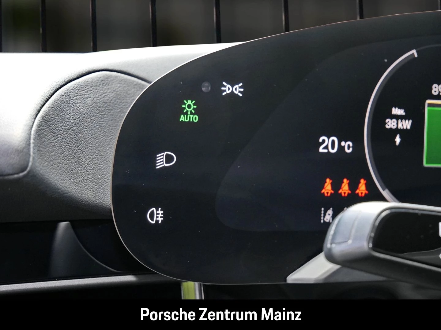 Porsche-Taycan-image-24