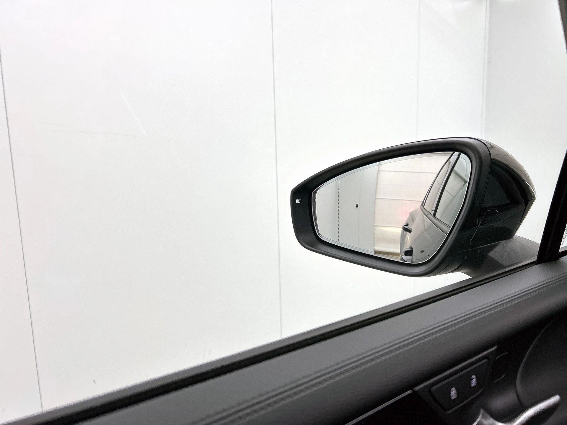 Volkswagen-Tiguan-image-16