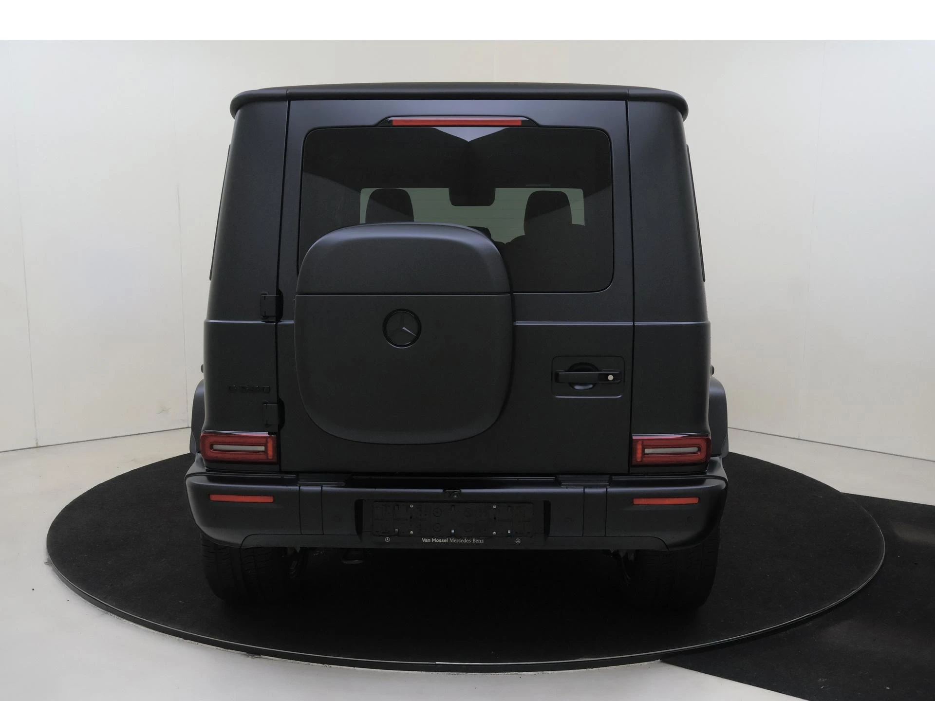 Mercedes-Benz-G-Klasse-image-6