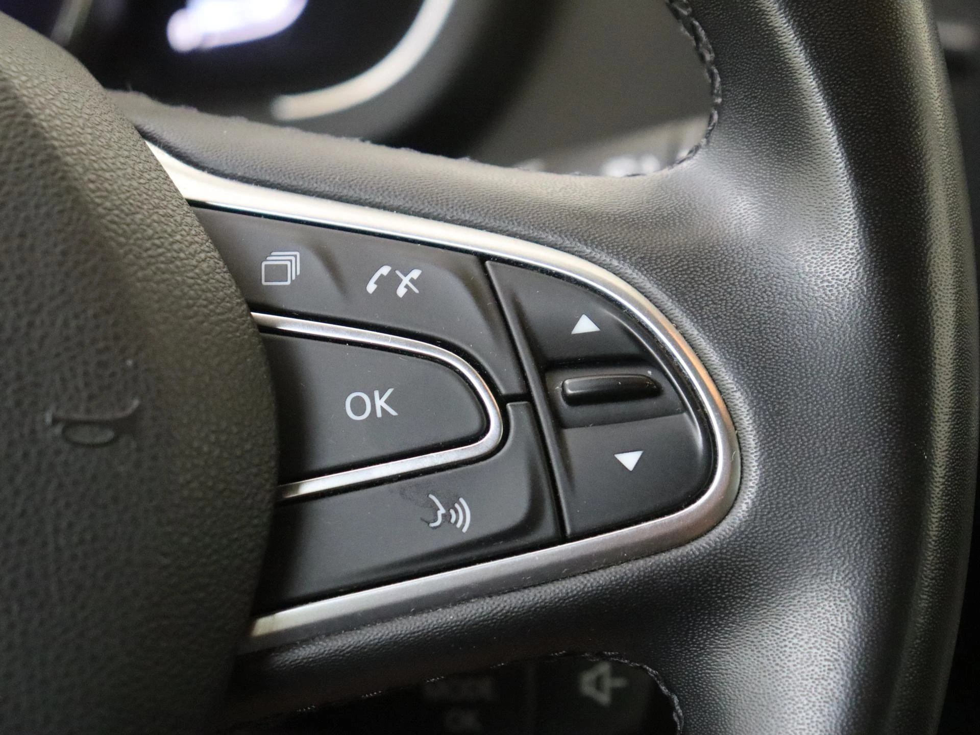 Renault-Grand Scénic-image-13