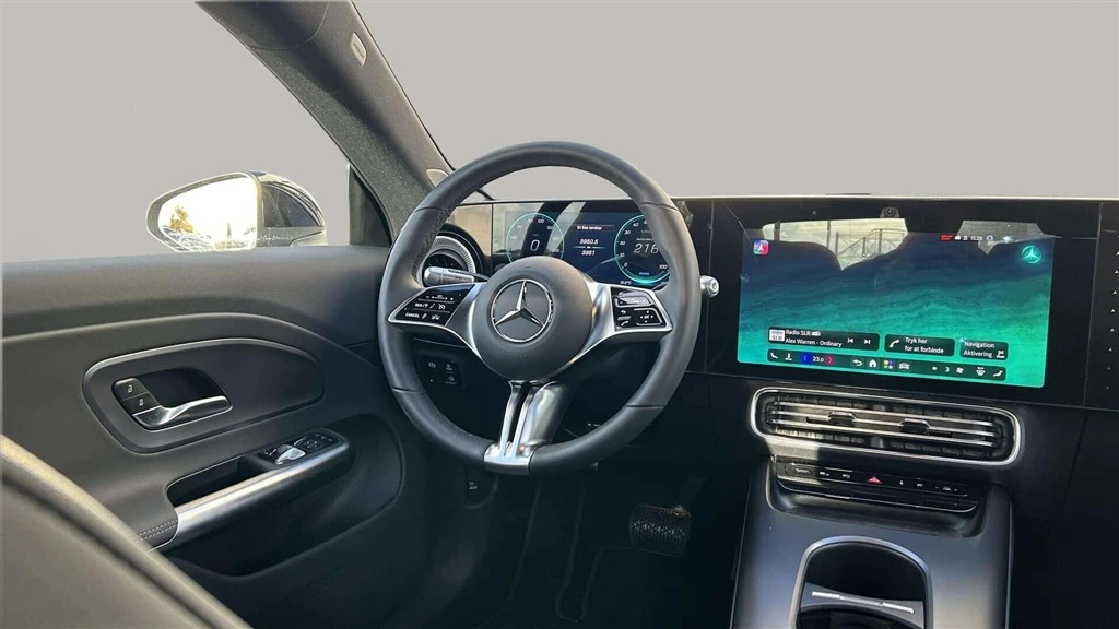 Mercedes-Benz-CLA-image-11
