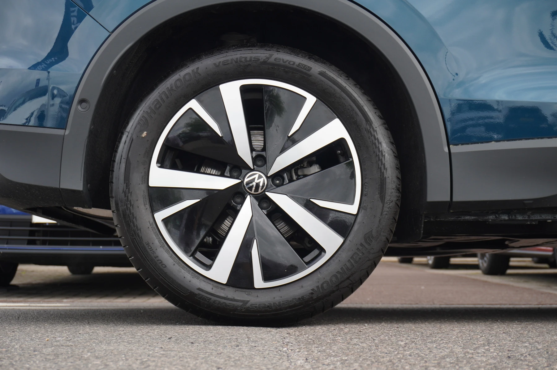 Volkswagen-Tiguan-image-22