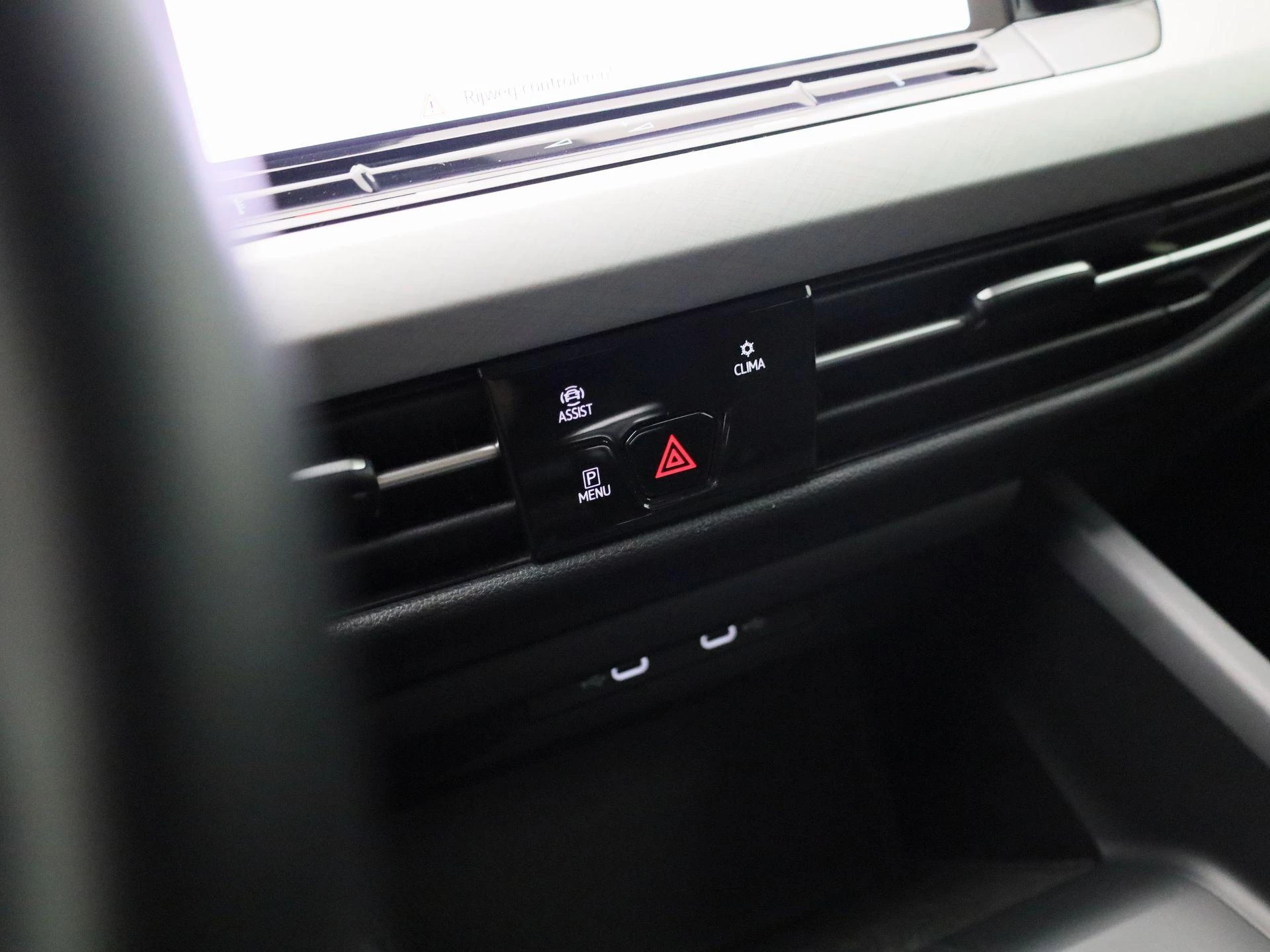 Volkswagen-Golf-image-18
