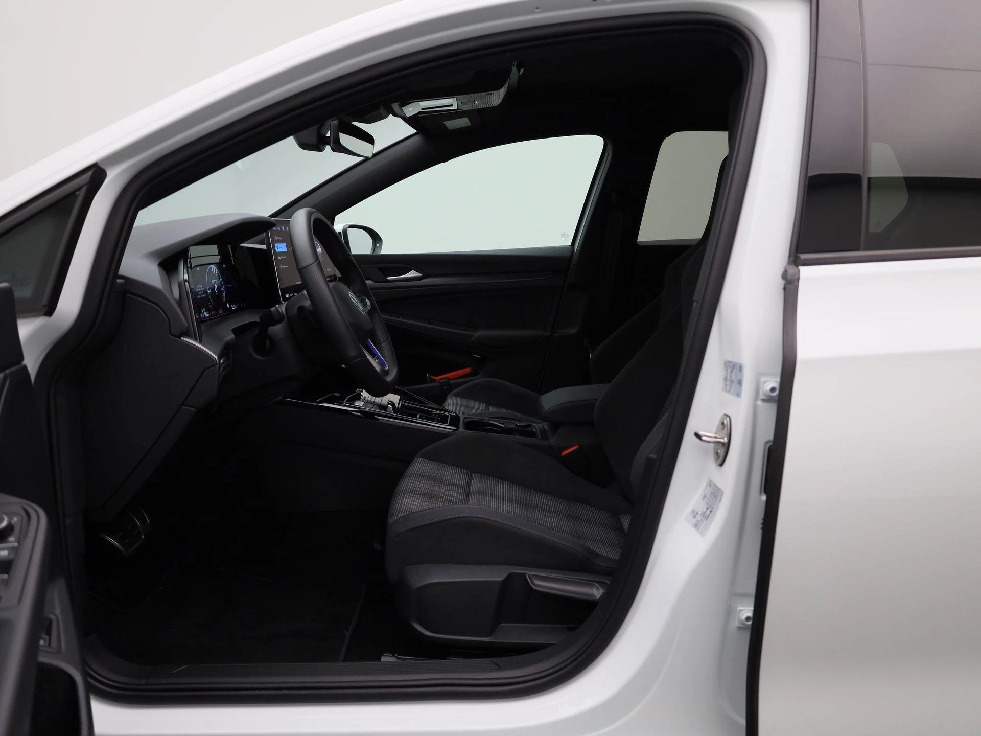 Volkswagen-Golf-image-8