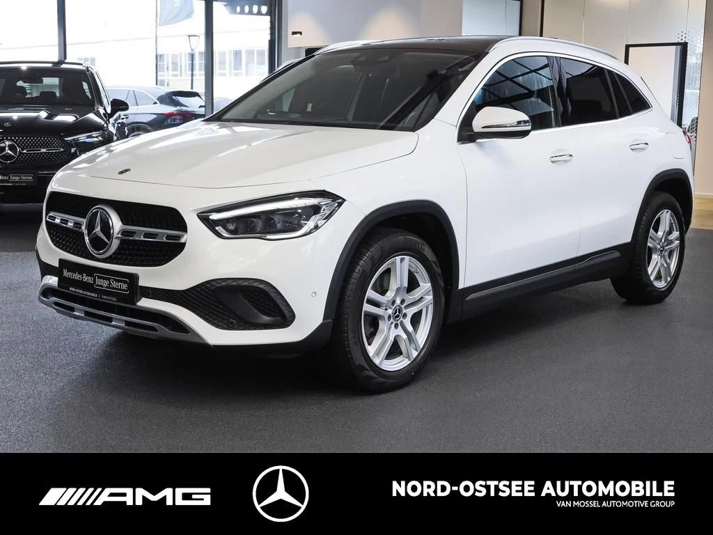 Mercedes-Benz GLA 220 d 4M PROGRESSIVE KAMERA PANO HUD NAVI Progressive