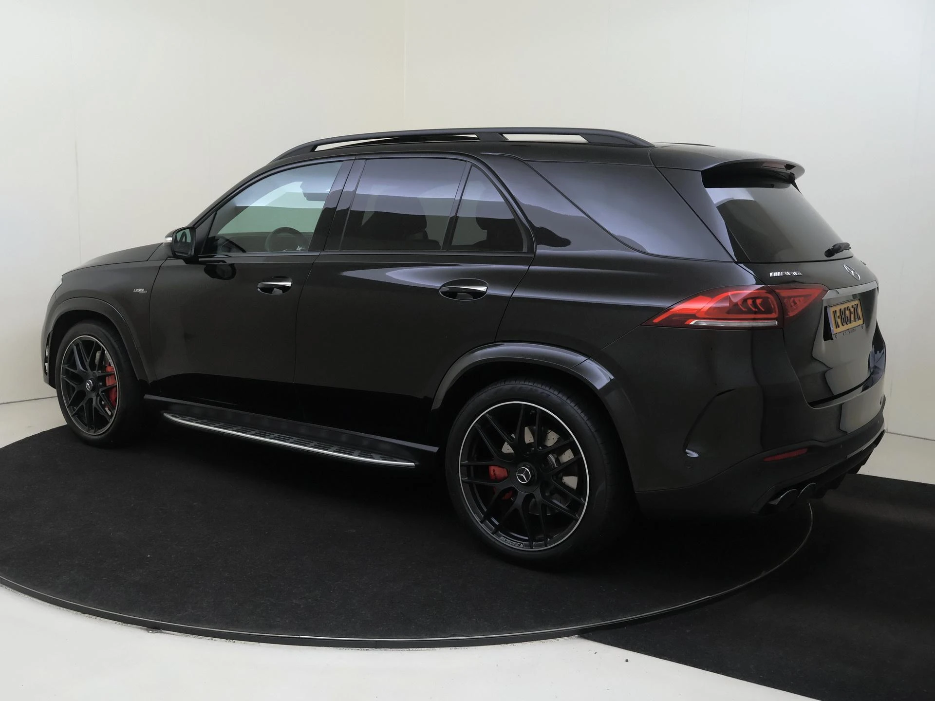 Mercedes-Benz-GLE-image-2