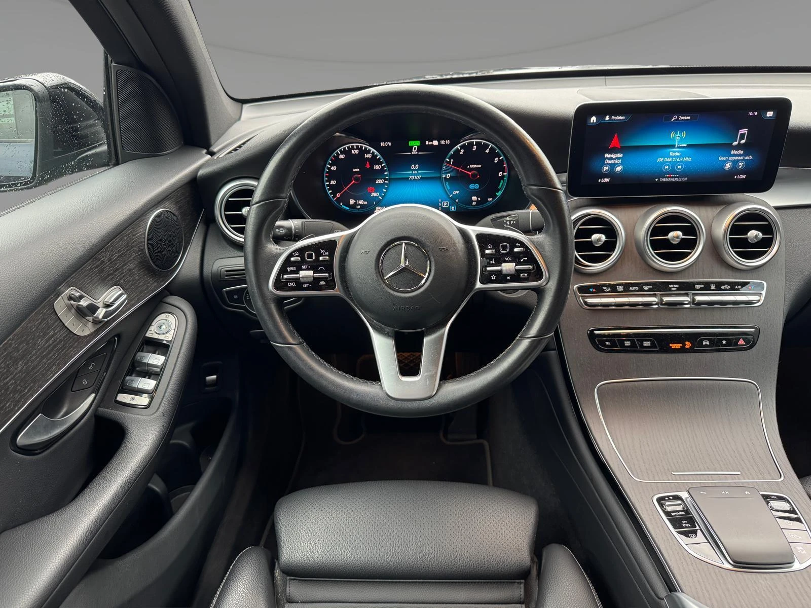 Mercedes-Benz-GLC-image-13