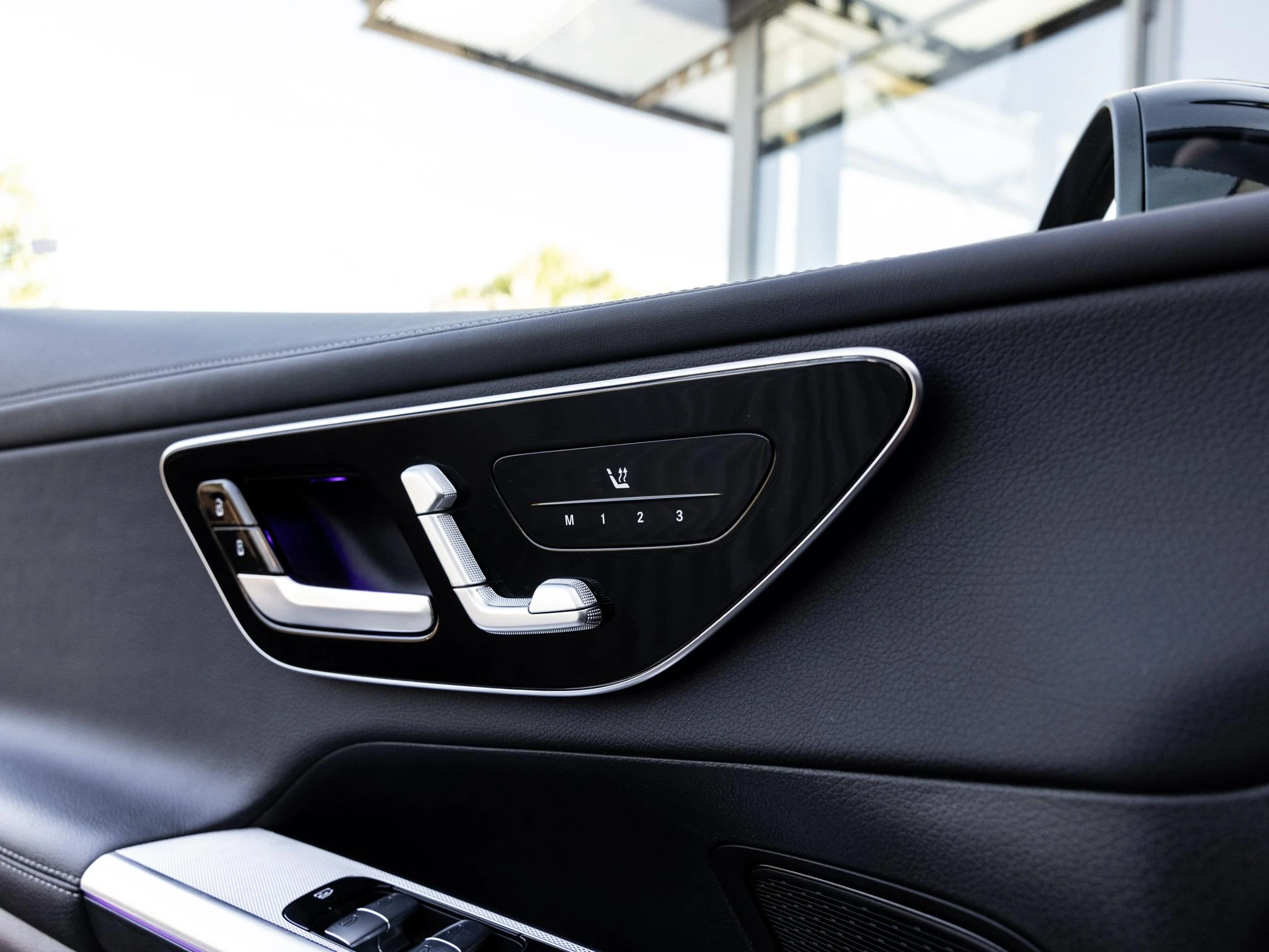 Mercedes-Benz-GLC-image-25