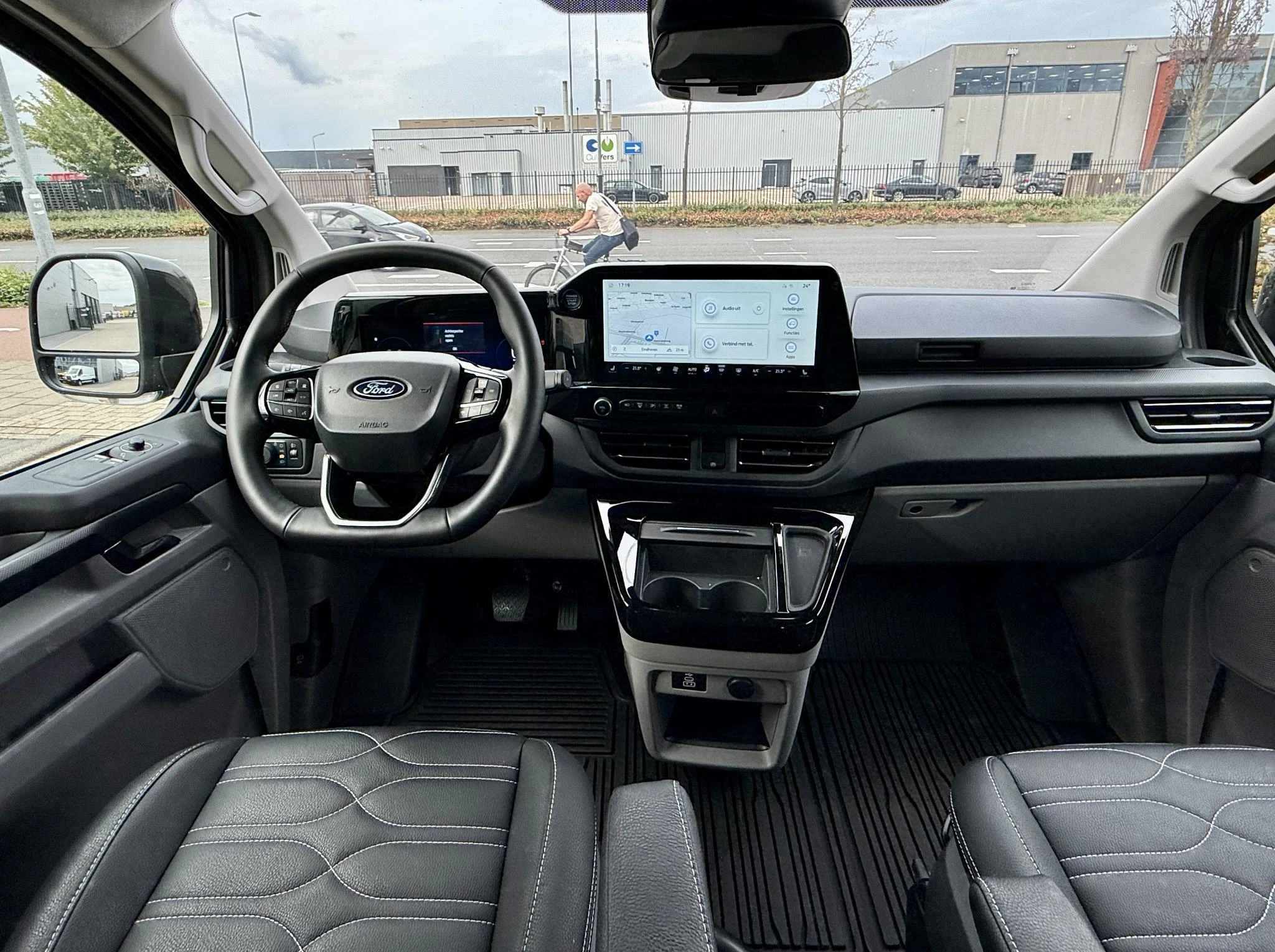Ford-Transit Custom-image-11