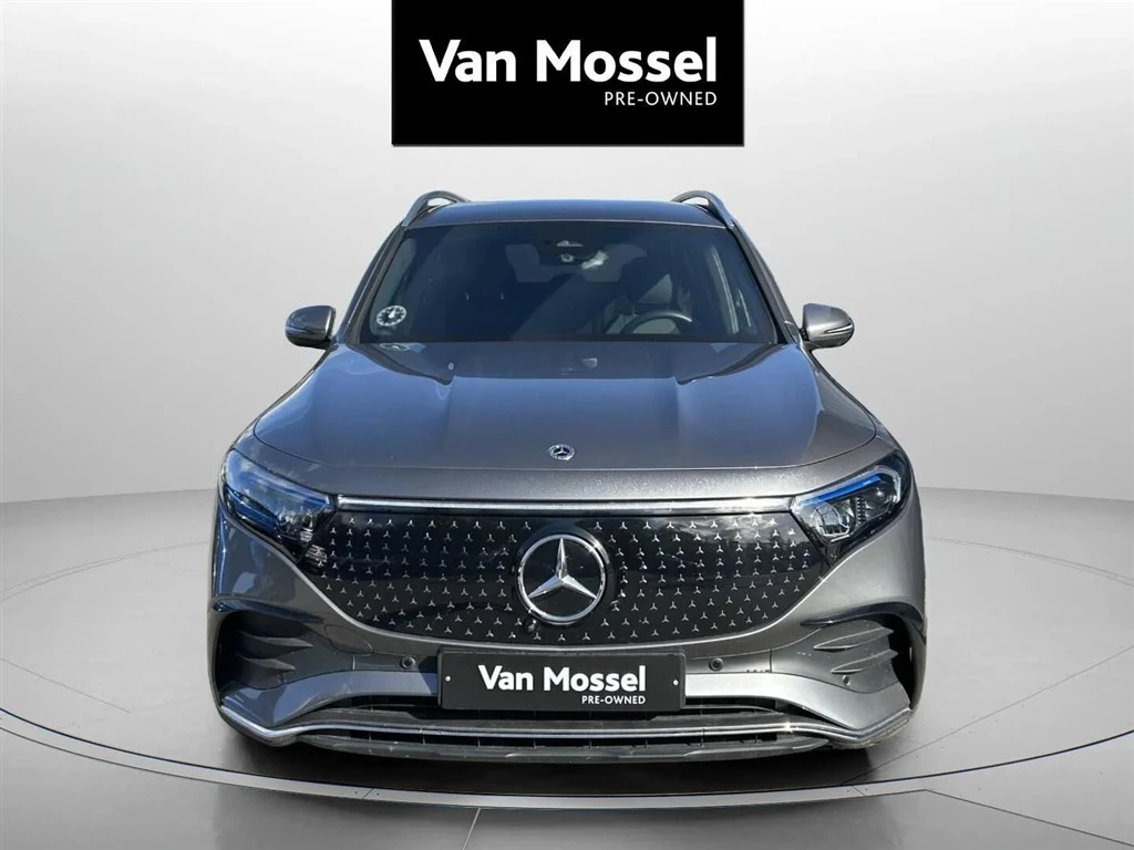 Mercedes-Benz-EQB-image-1
