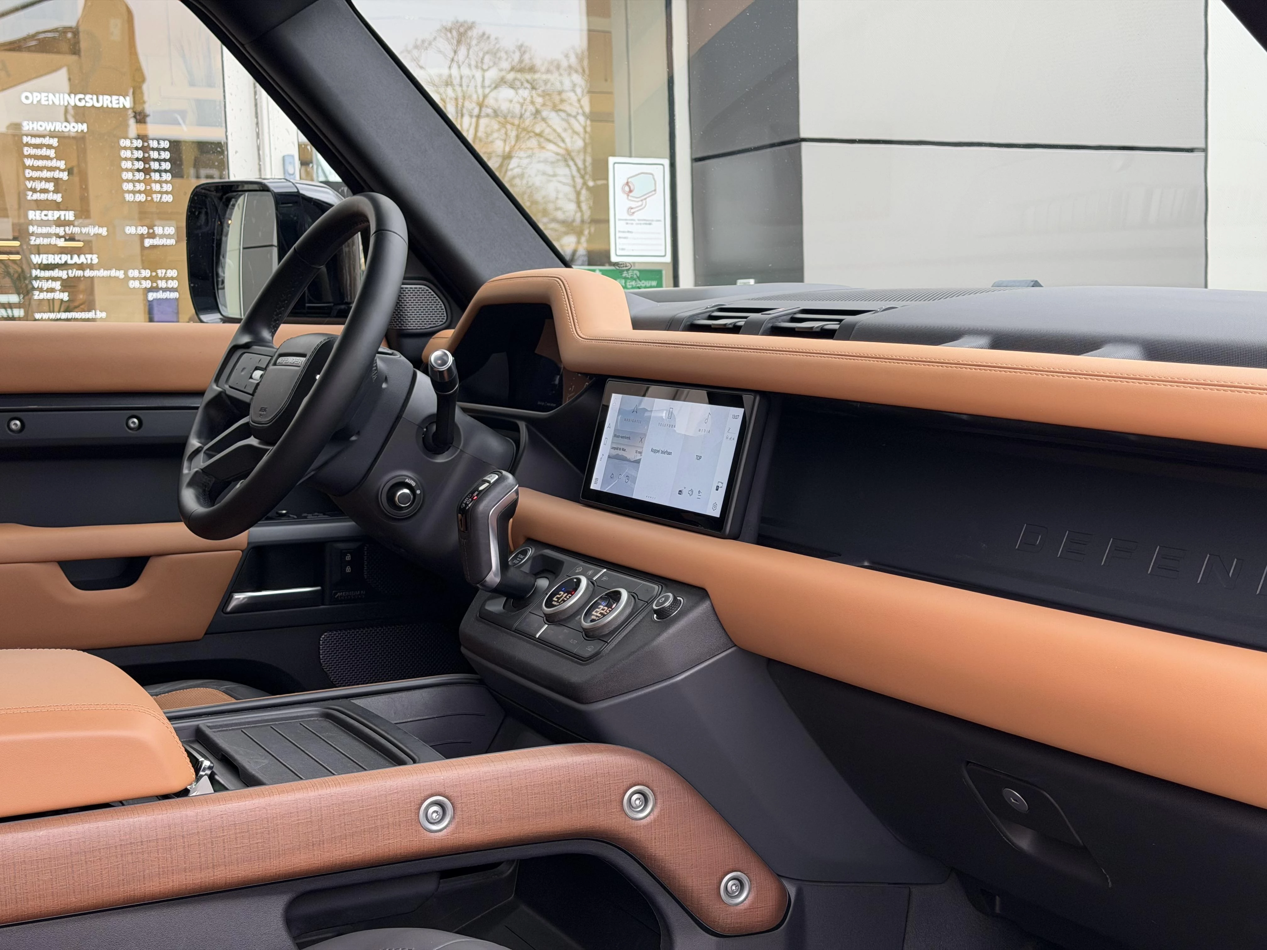 Land Rover Defender P400 XS Edition