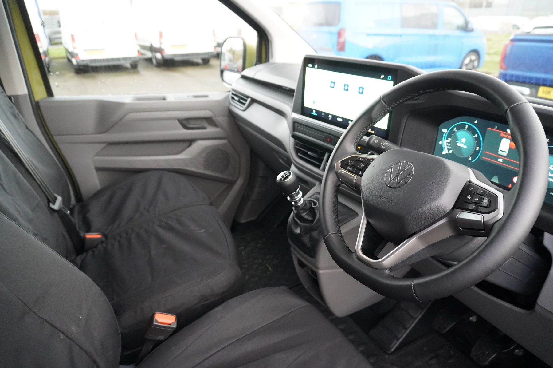 Volkswagen-Transporter-image-5