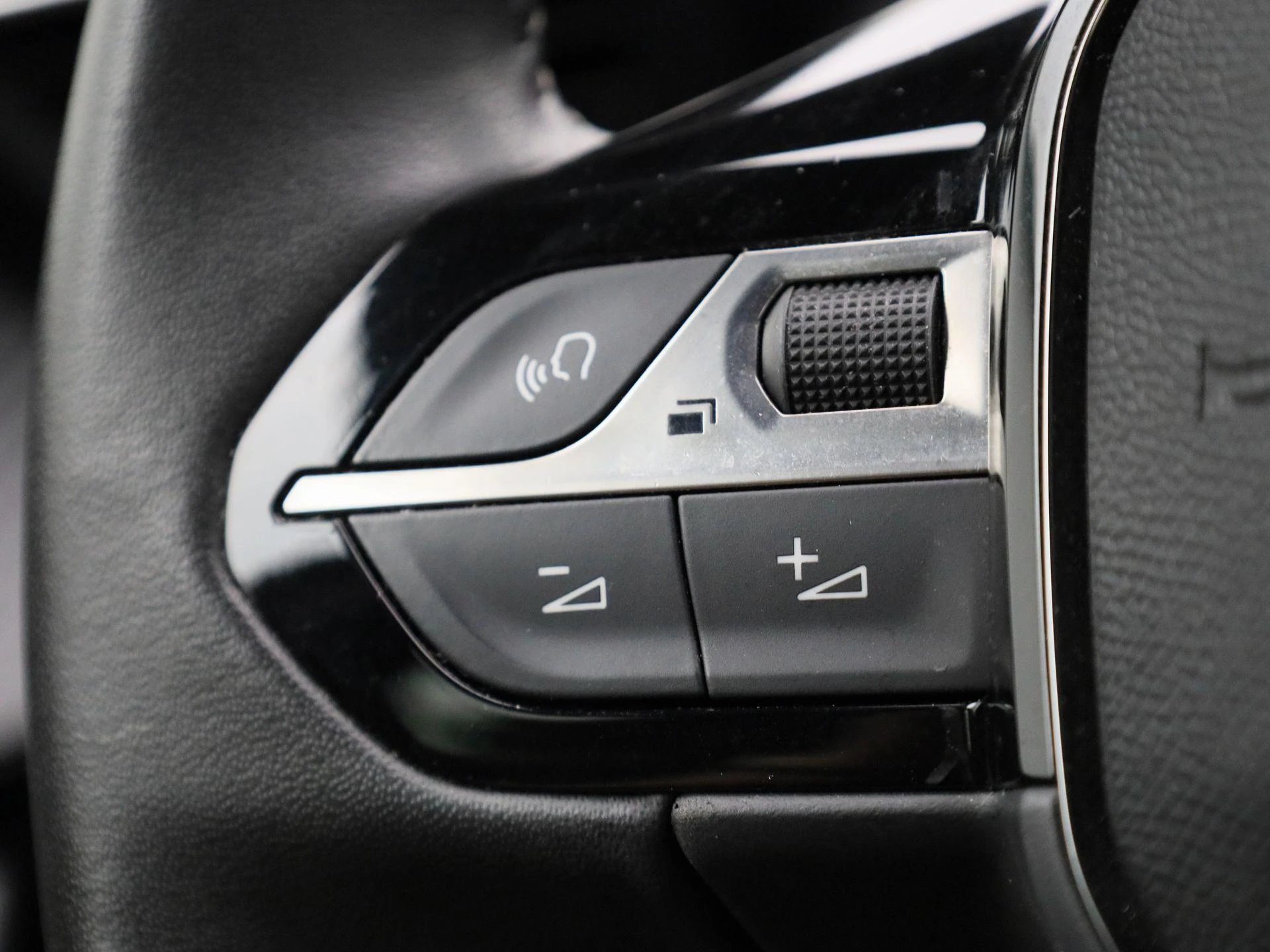 Peugeot 2008 1.2 PureTech Active Pack
