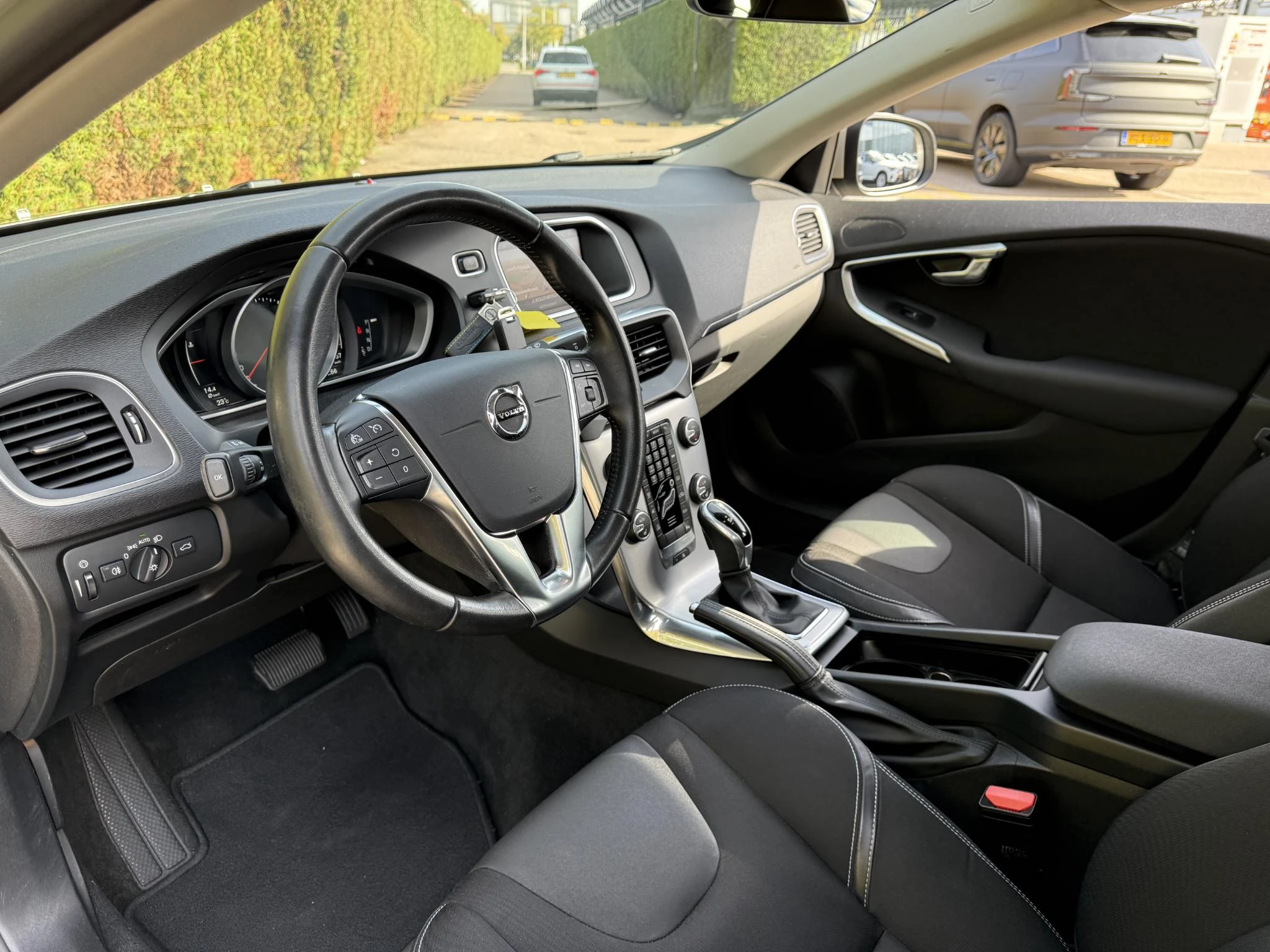 Volvo-V40-image-12