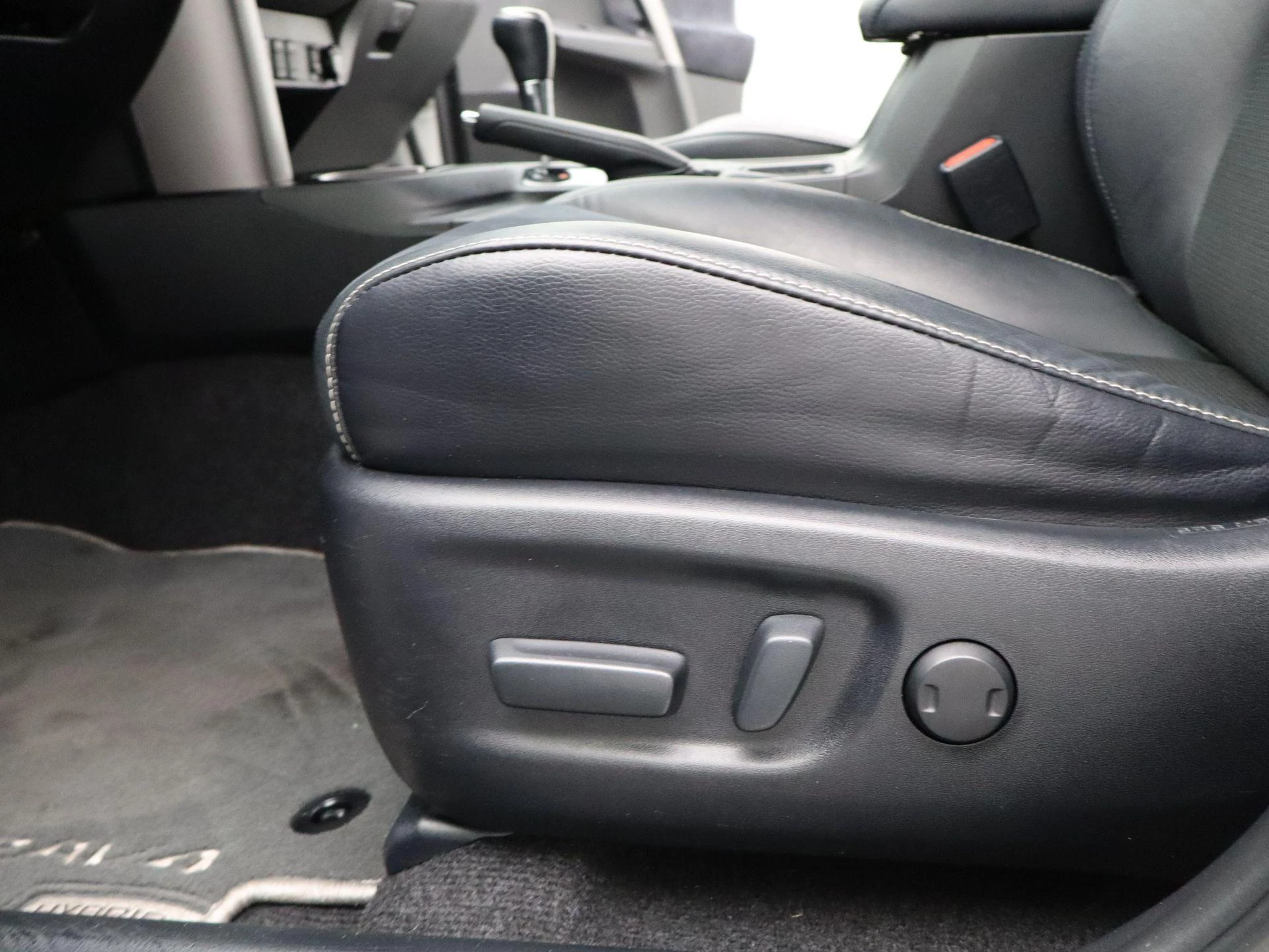 Toyota-RAV4-image-25