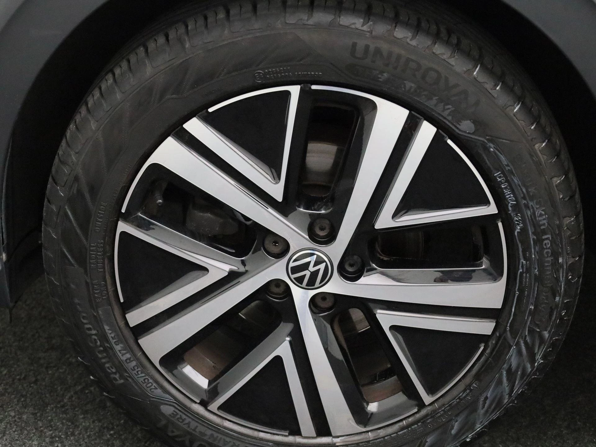 Volkswagen-Taigo-image-12