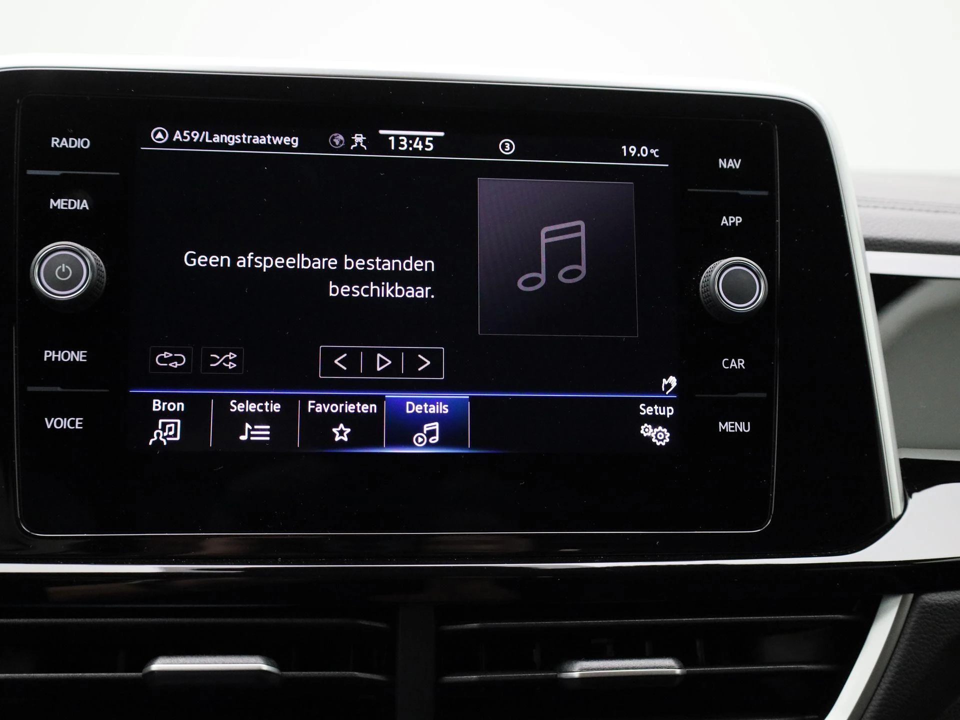 Volkswagen-T-Roc-image-19