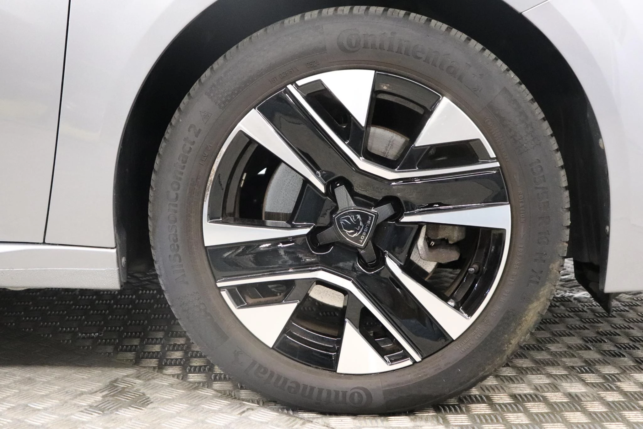 Peugeot 208 1.2 PureTech 100 MAN6 S&S Allure