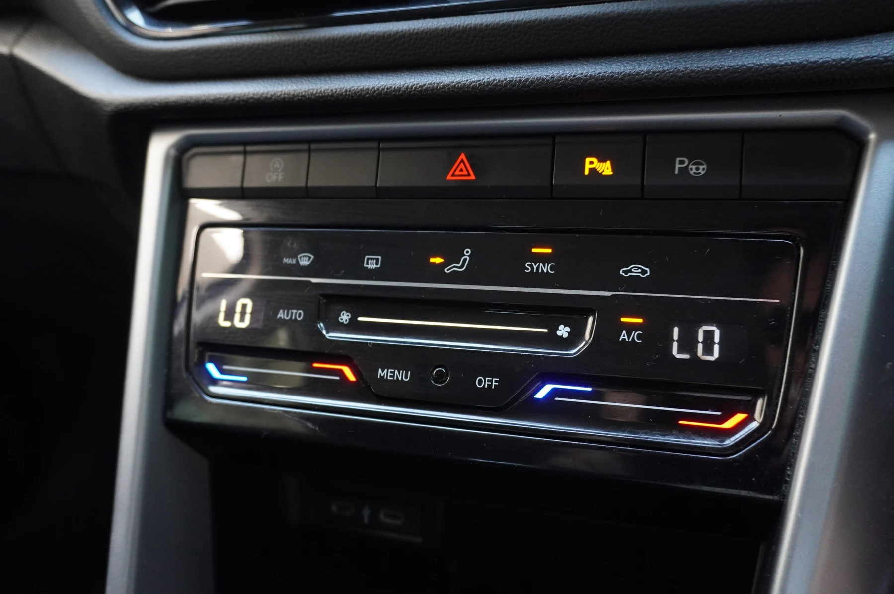 Volkswagen-T-Roc-image-24