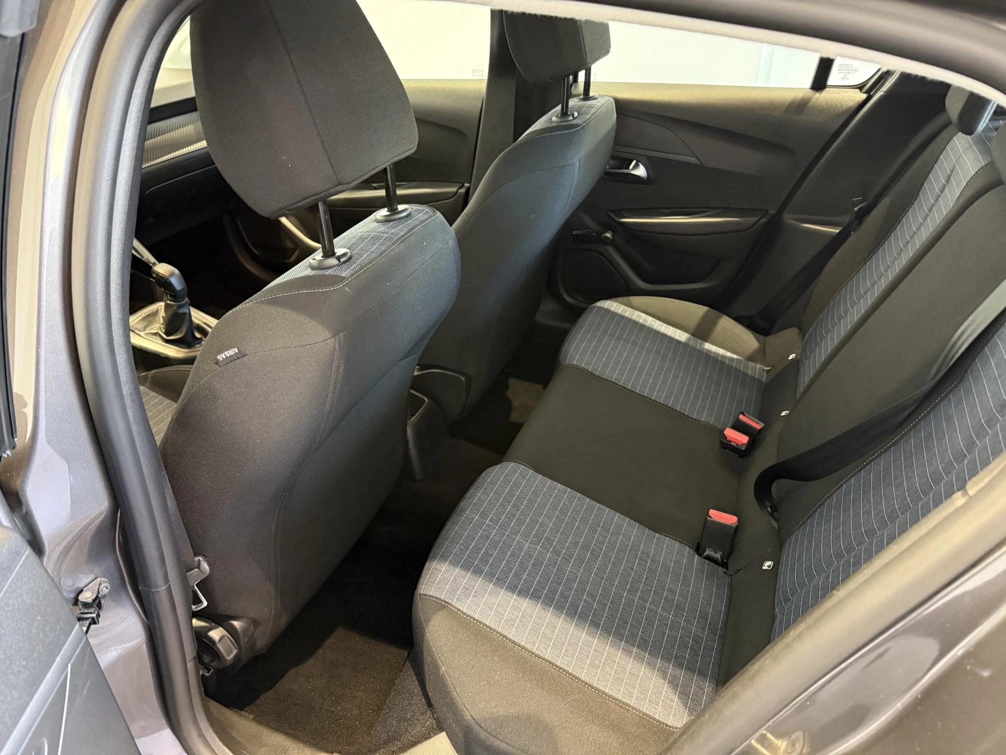 Peugeot-208-image-8