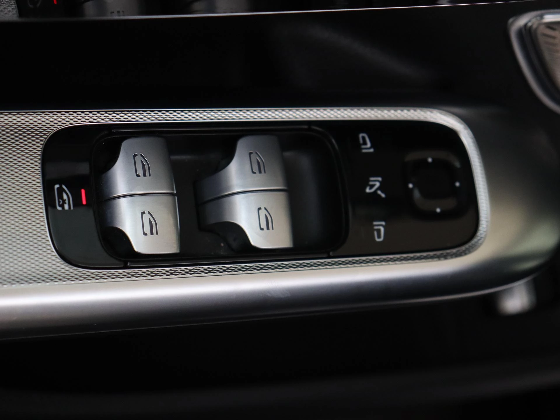 Mercedes-Benz-EQE-image-27