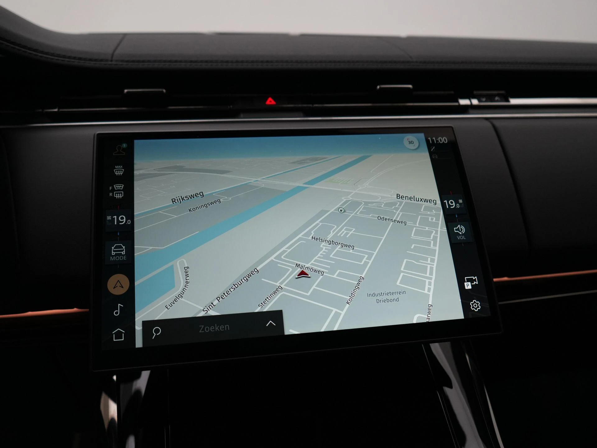 Land Rover-Range Rover Sport-image-23