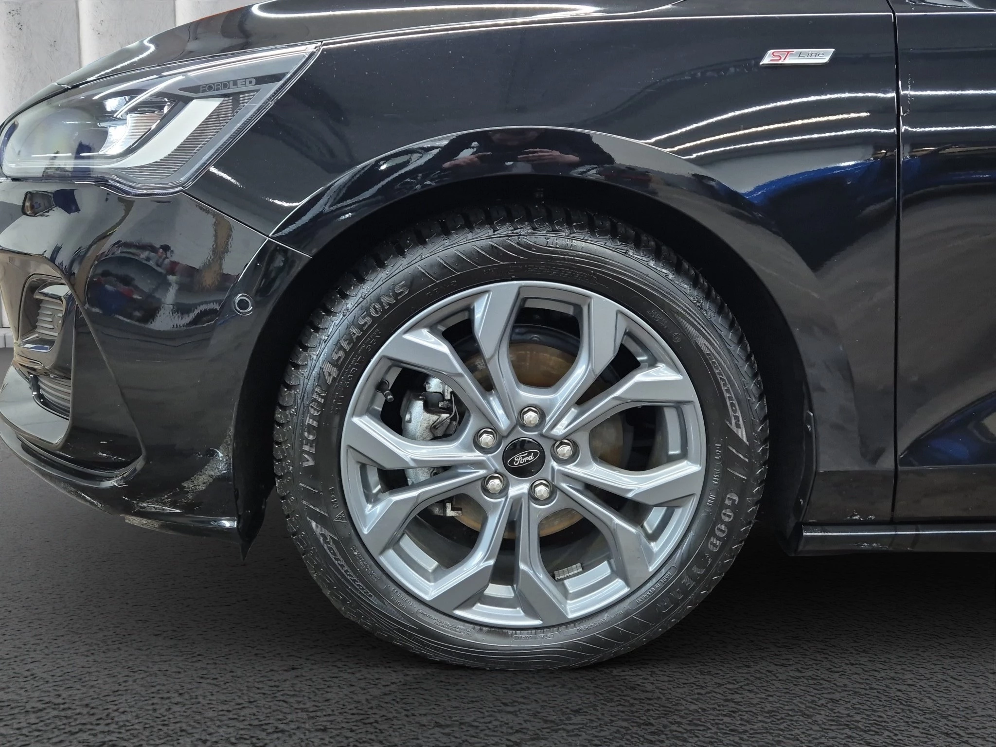 Ford Focus ST-Line X Turnier Aut.*AHK*ACC*HUD*KAM*NAVI*WINTER-PKT.