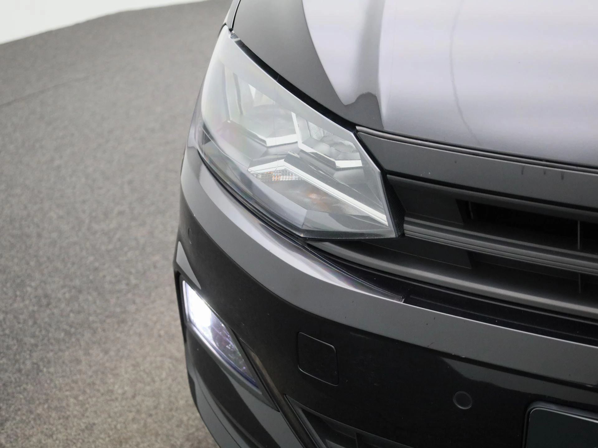 Volkswagen-Polo-image-31