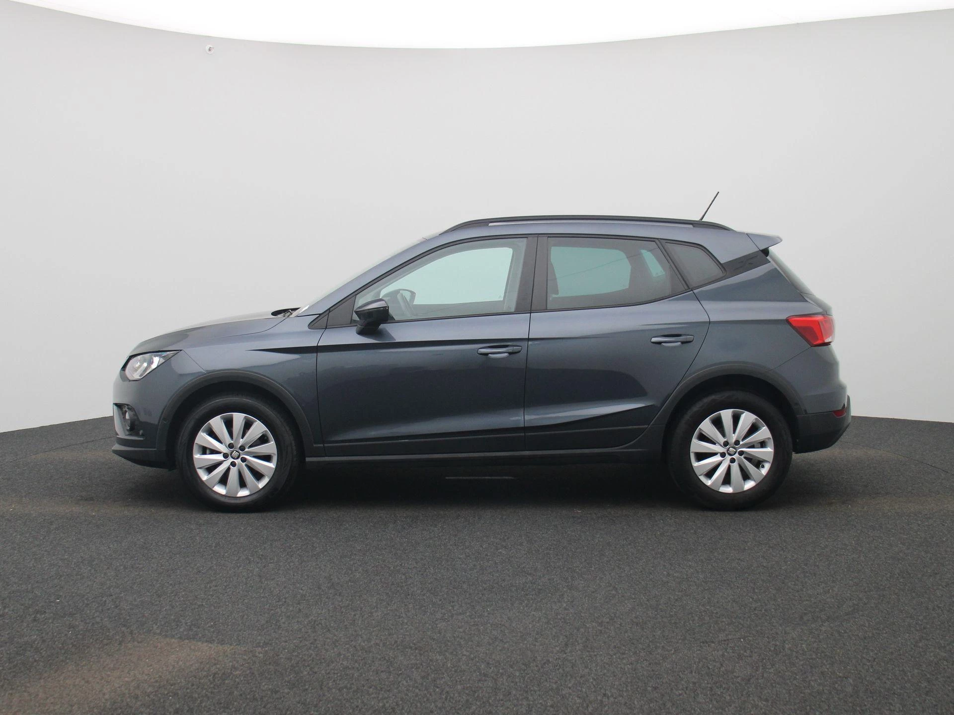 SEAT-Arona-image-3